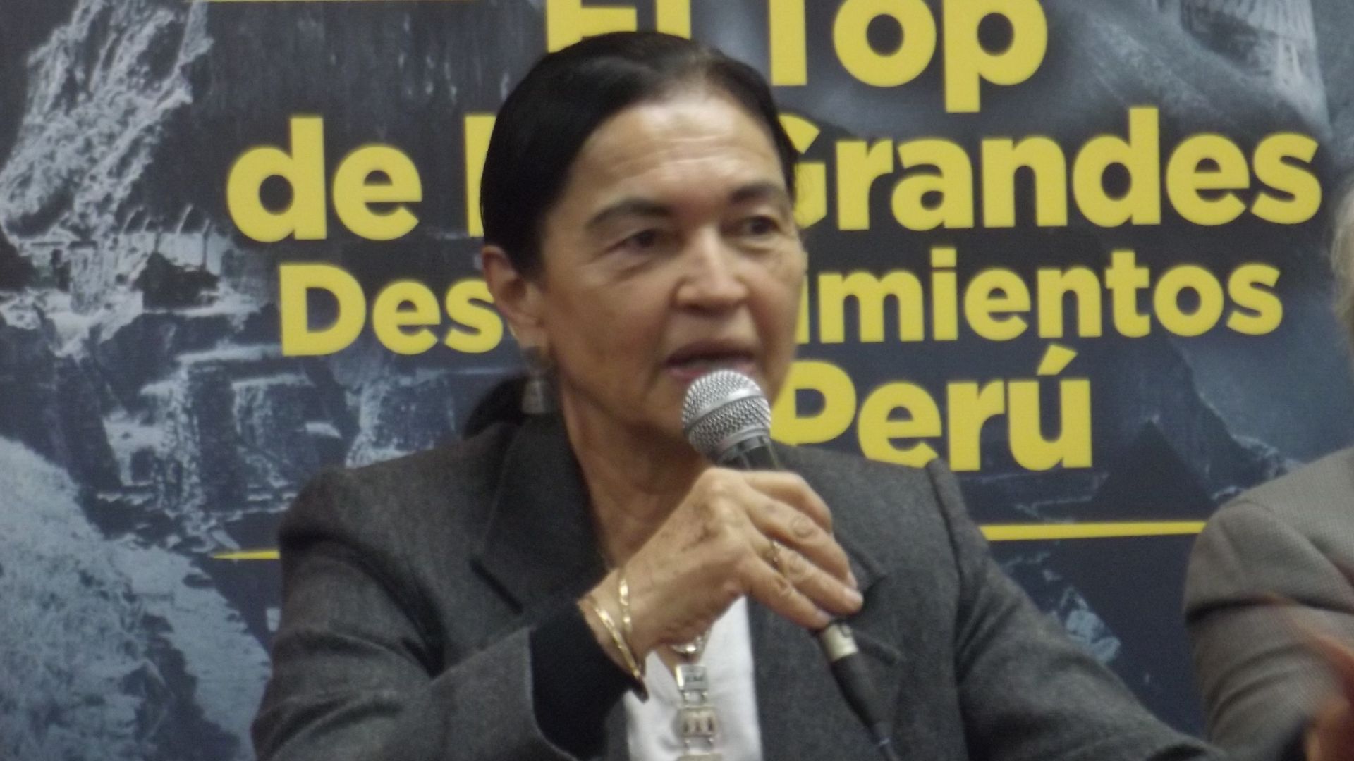 Ruth Shady, directora del proyecto Caral Supe y Luis Guillermo Lumbreras en la presentación del Top Anual en el Ministerio de Cultura de Perú.