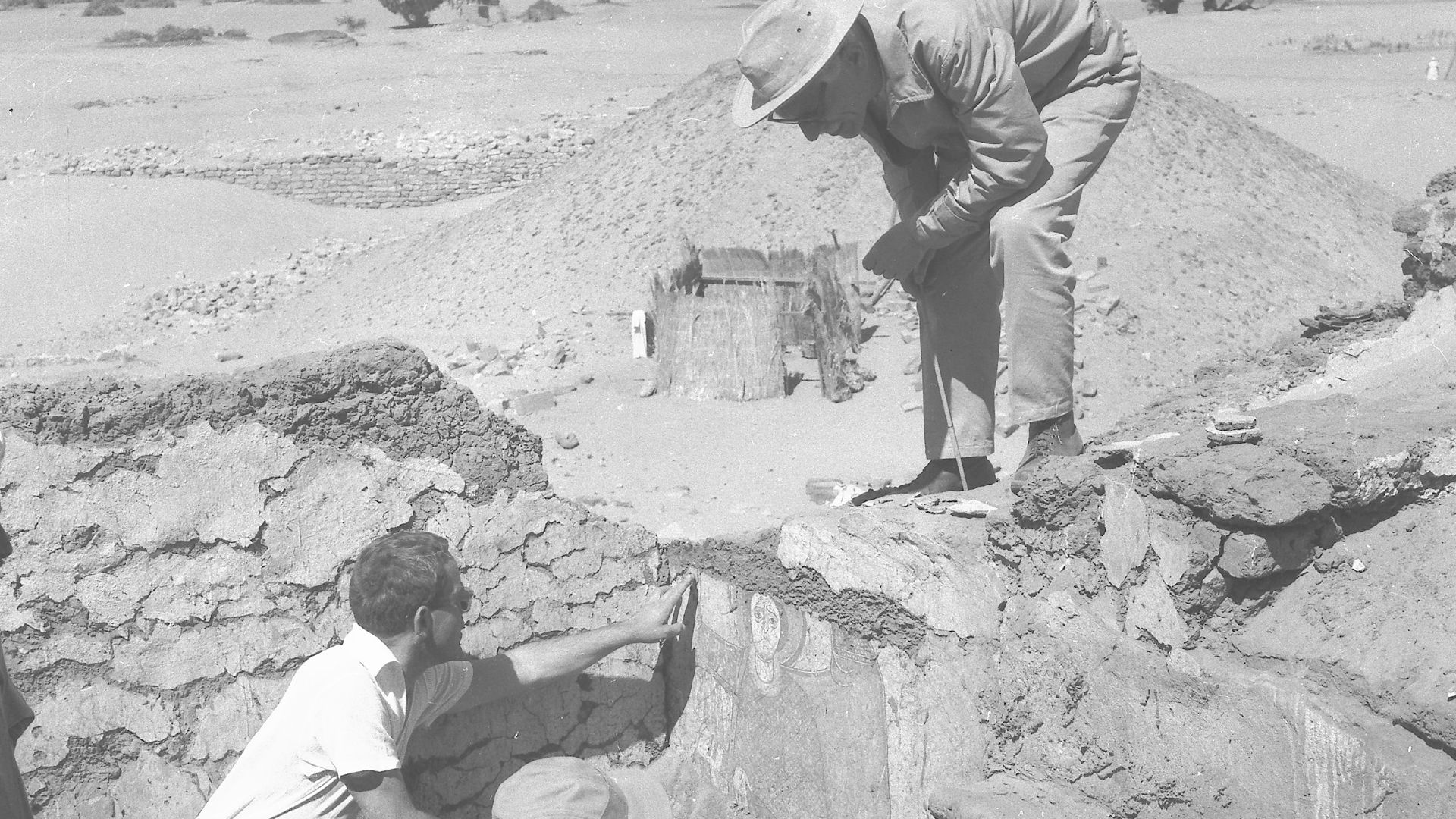 Excavations at Faras. In the photo, among others prof. Kazimierz Michałowski