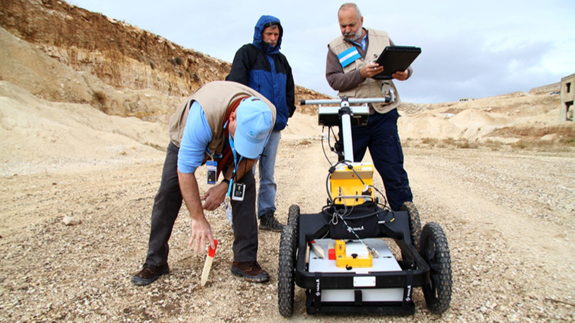 Using ground-penetrating radar equipment