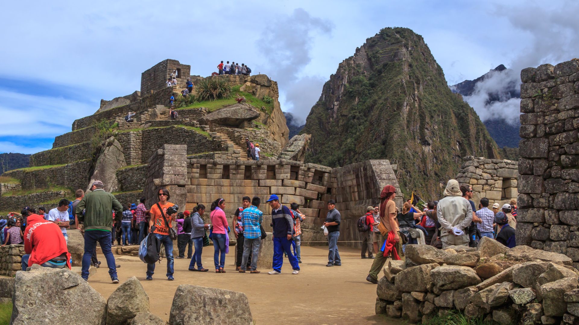 MACHU PICCHU…the crowds thicken