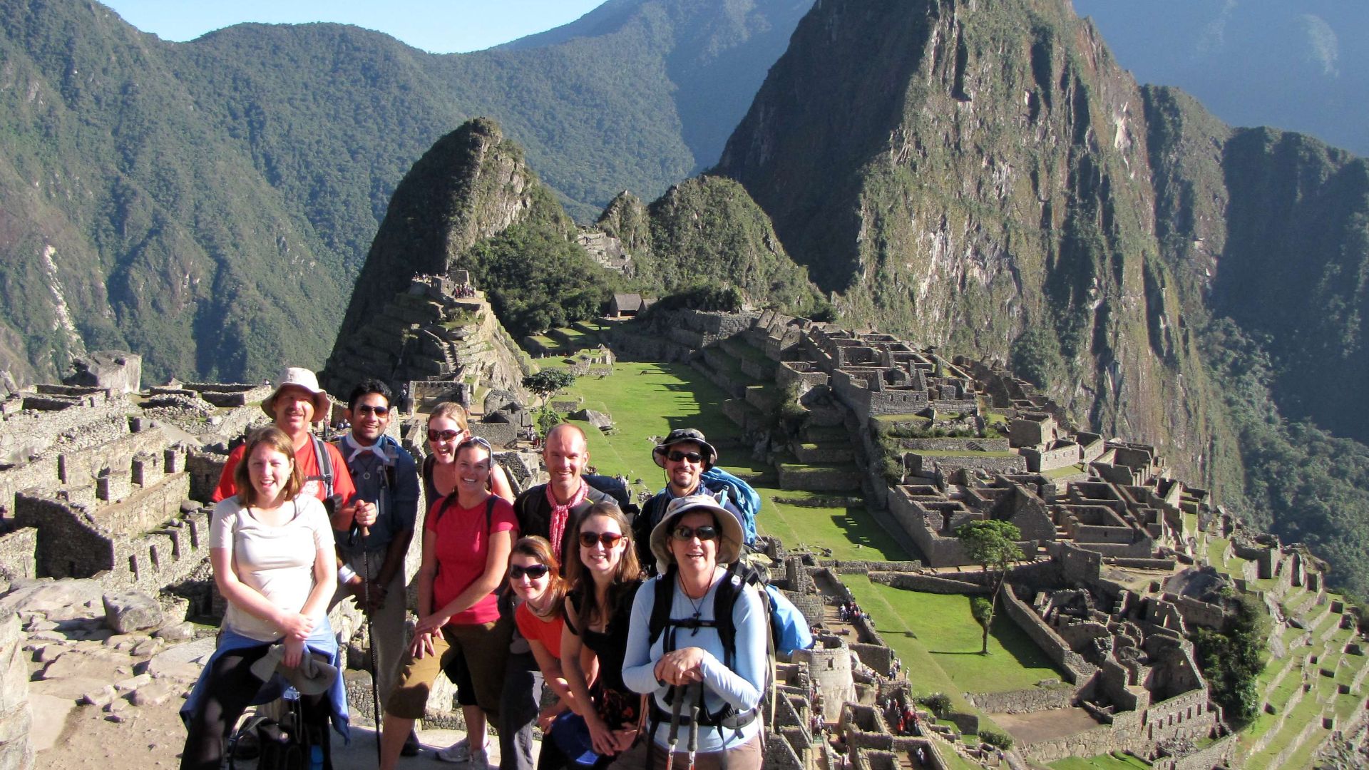 The must-have group photo in Machu Picchu