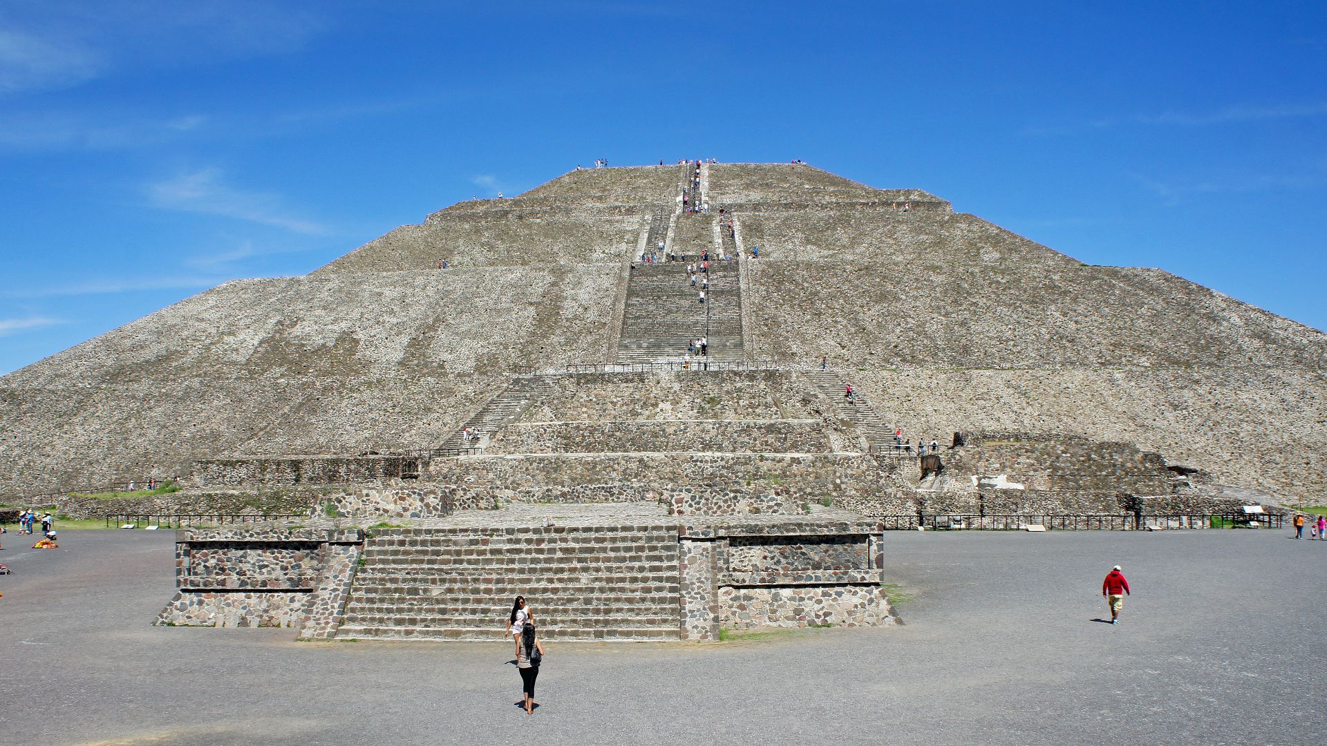 Panoramic view of the pyramid of the Sun, Teotihuacan, Mexico.