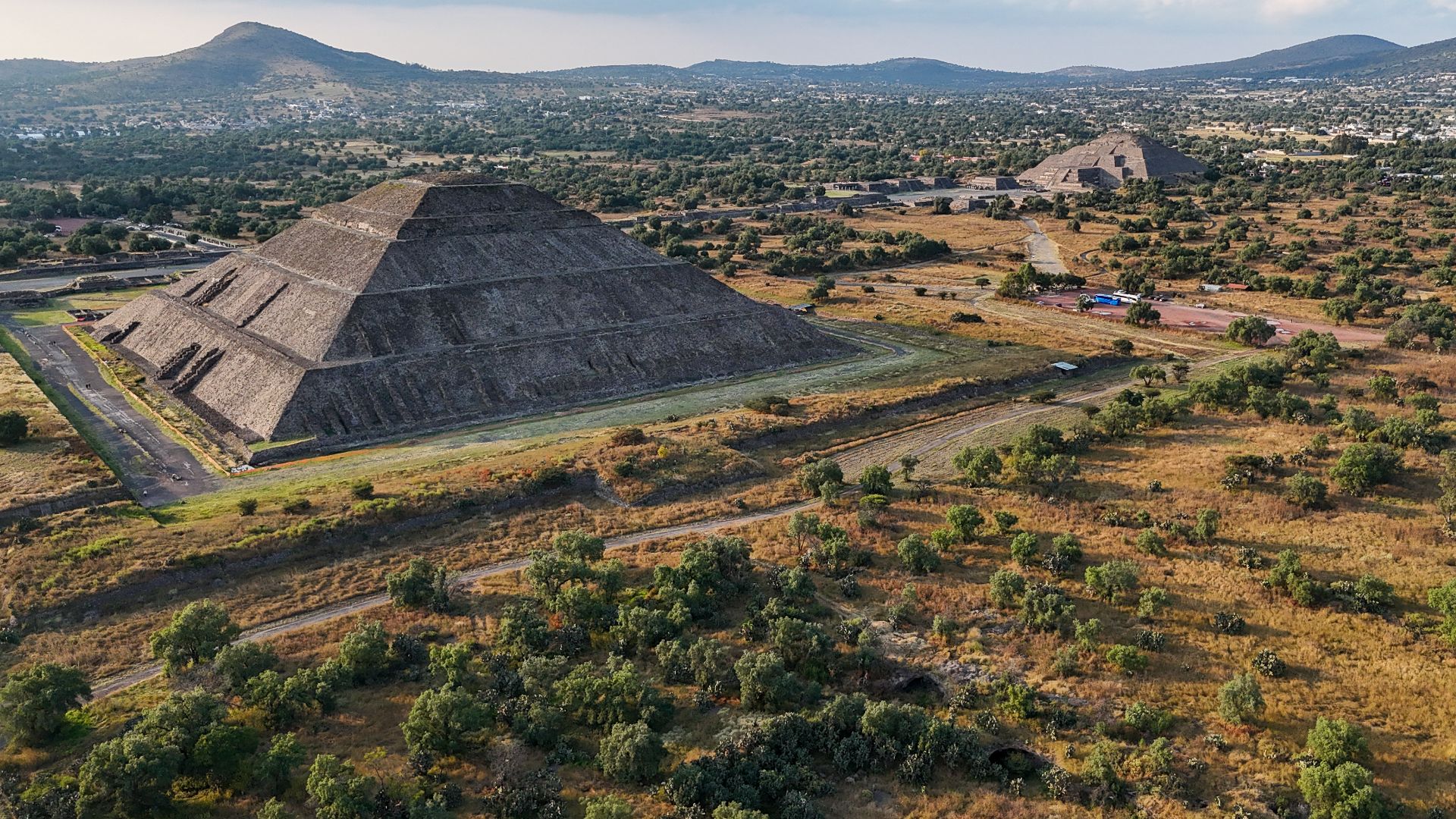 This drone footage showcases the Archaeological Zone of Teotihuacan, located in Teotihuacan de Arista, State of Mexico, Mexico.