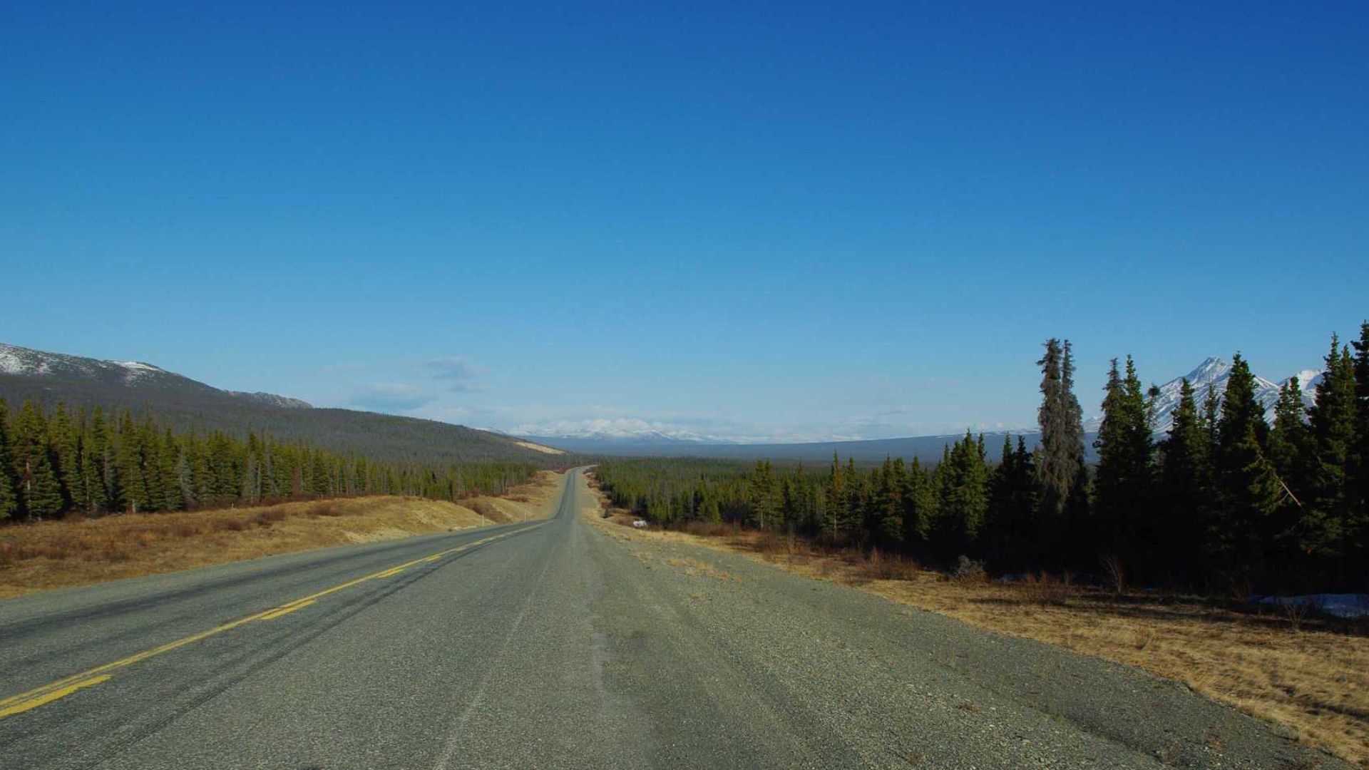 Alaska Highway between Kluane Lake and Haines Junction, USA.