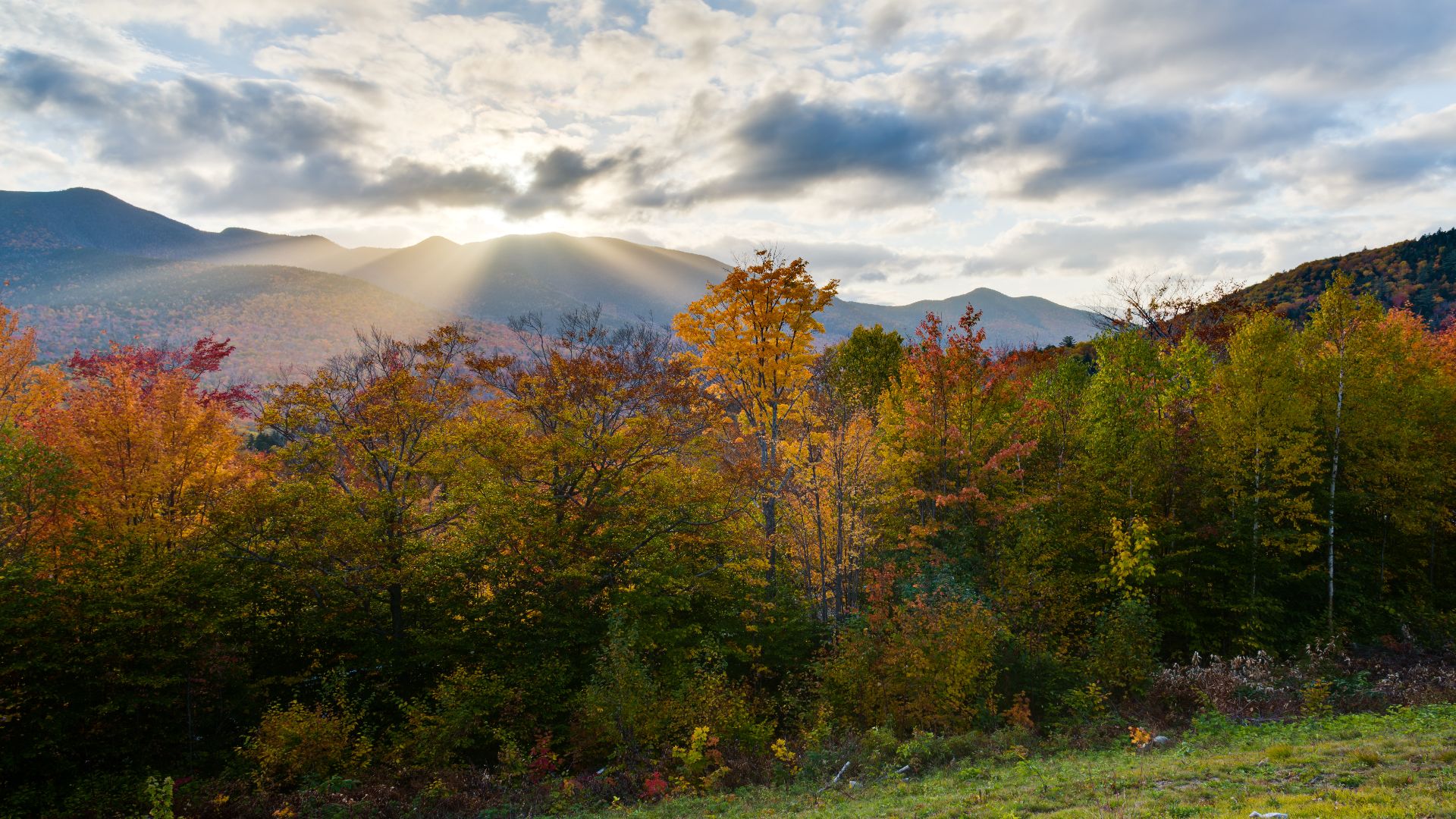 HDR of 5 exposures (+4 to -4), Hancock Overlook, Kancamagus Highway, New Hampshire.