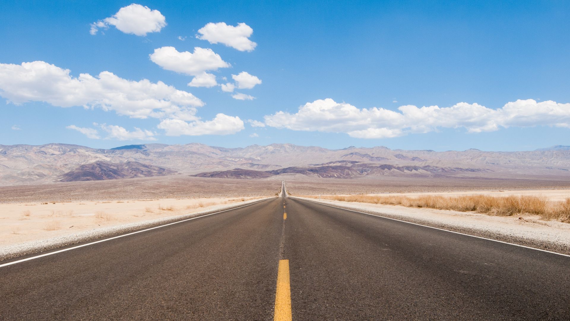 Desert Road on the way to Furnace Creek in Death Valley, California