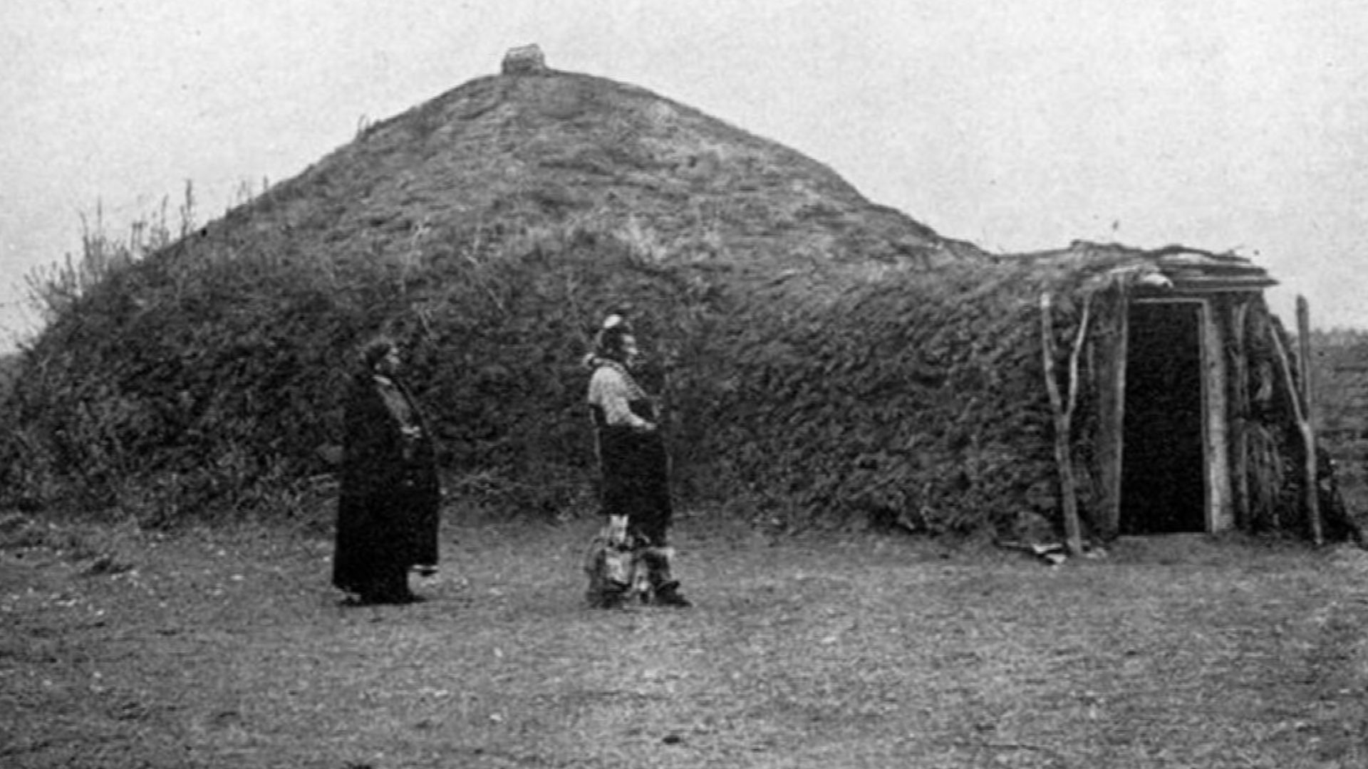 An earth lodge of the Omaha people in Nebraska