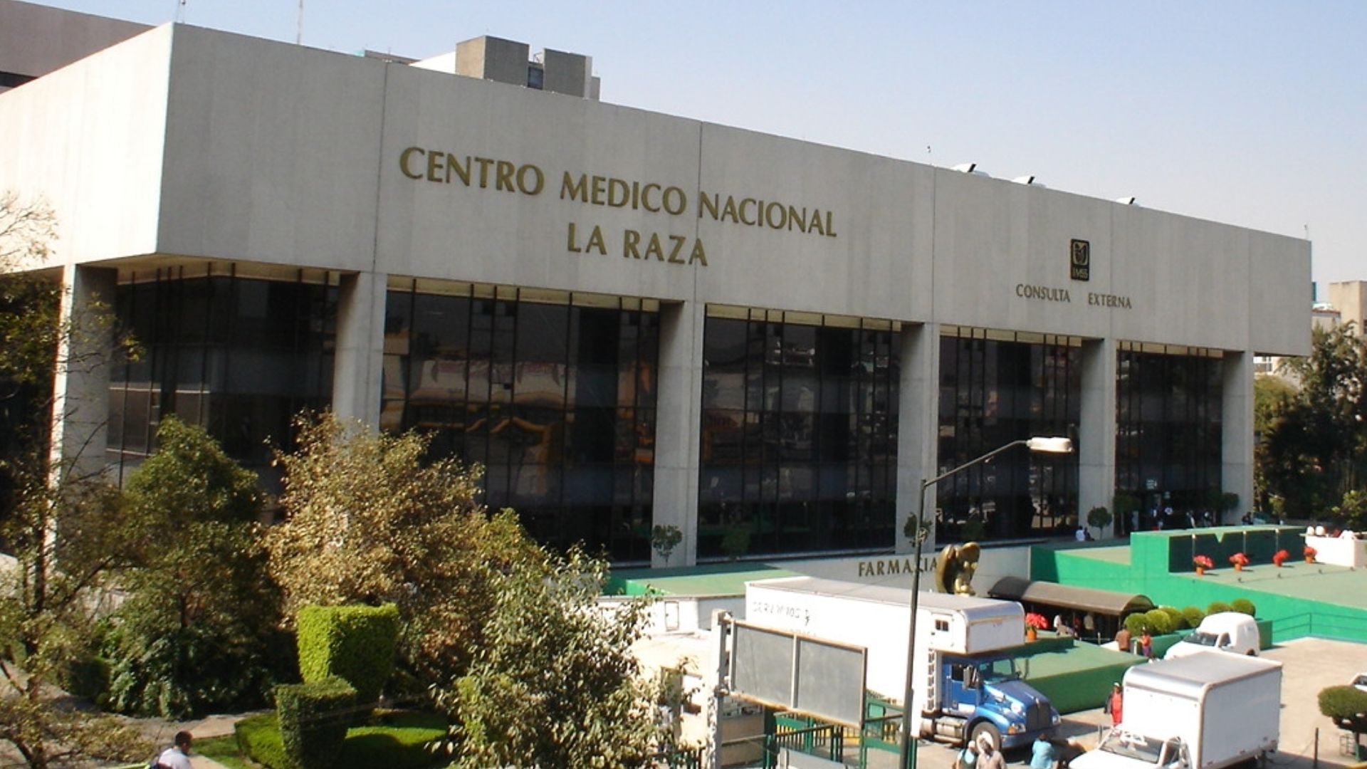 HOSPITAL LA RAZA DEL I. M. S. S. (built by the architect Enrique Yáñez)