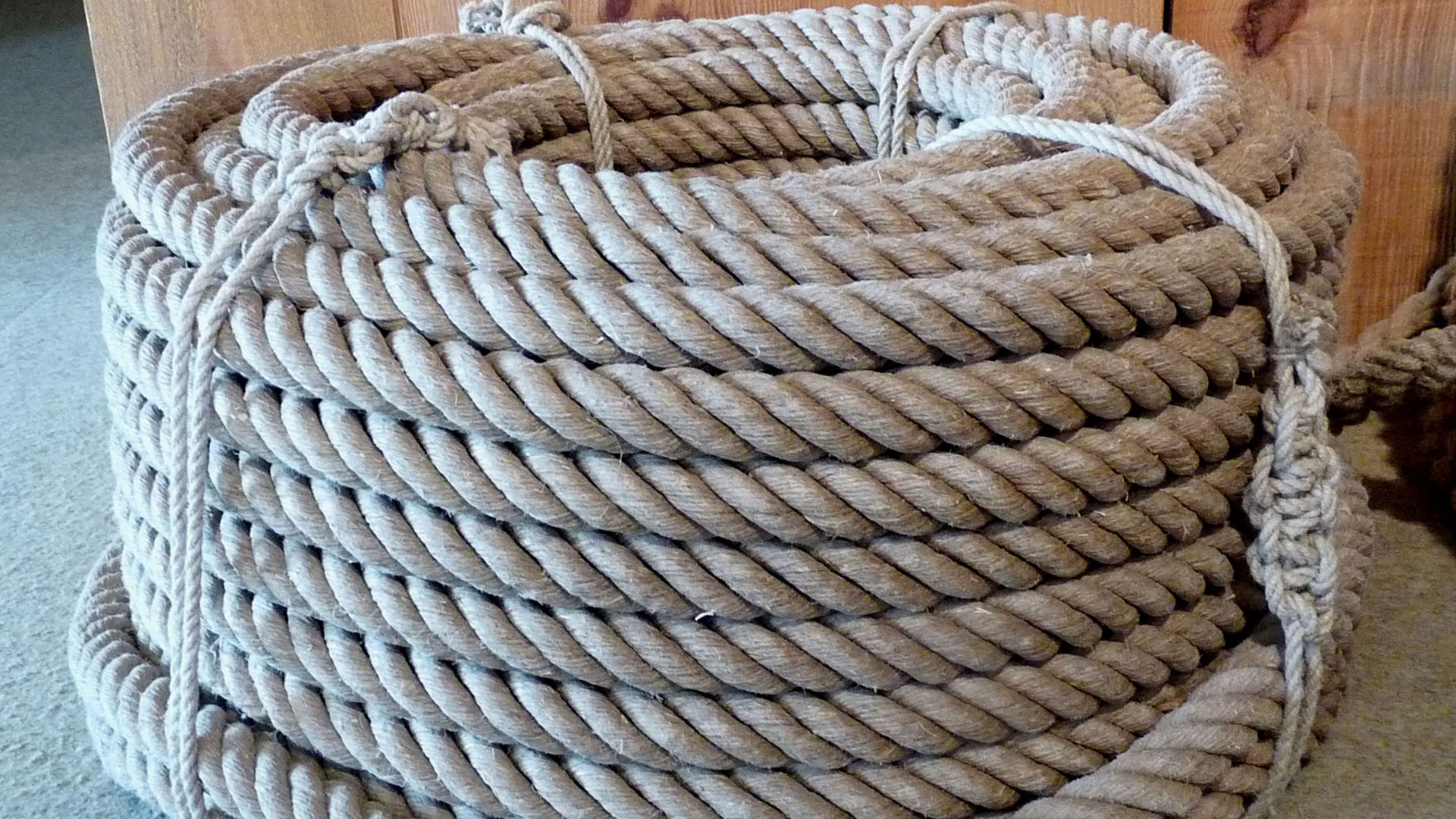 Hemp rope (4 strands with core, 150 meters, diameter 40mm, exhibited at the Corderie Royale of Rochefort, Charente-Maritime)