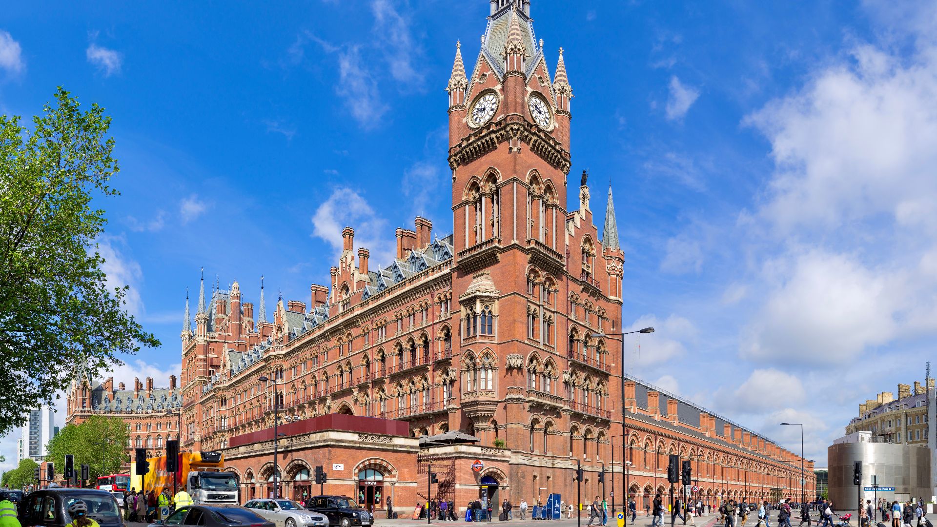 London's St Pancras railway station at the corner between Euston road and Pancras road, next to London King's Cross railway station. It is composed of 23 landscape photographs in six rows, each taken with a 30m lens on a Sony A33 camera; F8; 1/320s; ISO 1