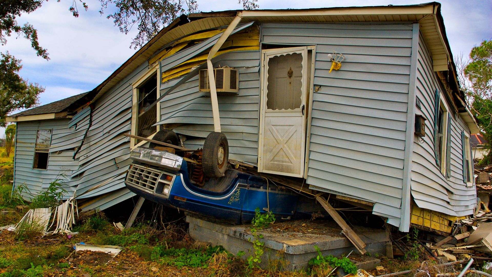 gray wrecked house