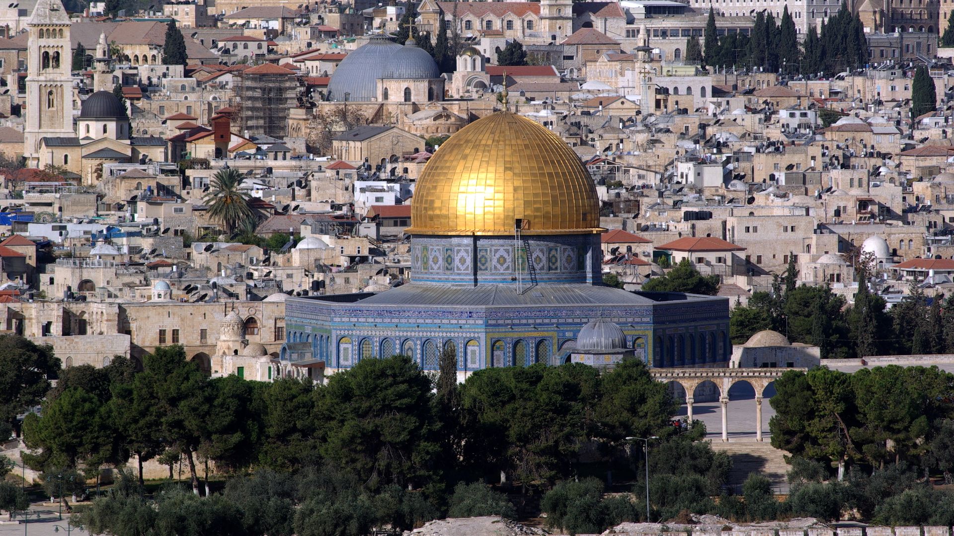 Jerusalem, Dome of the rock, in the background the Church of the Holy Sepulchre