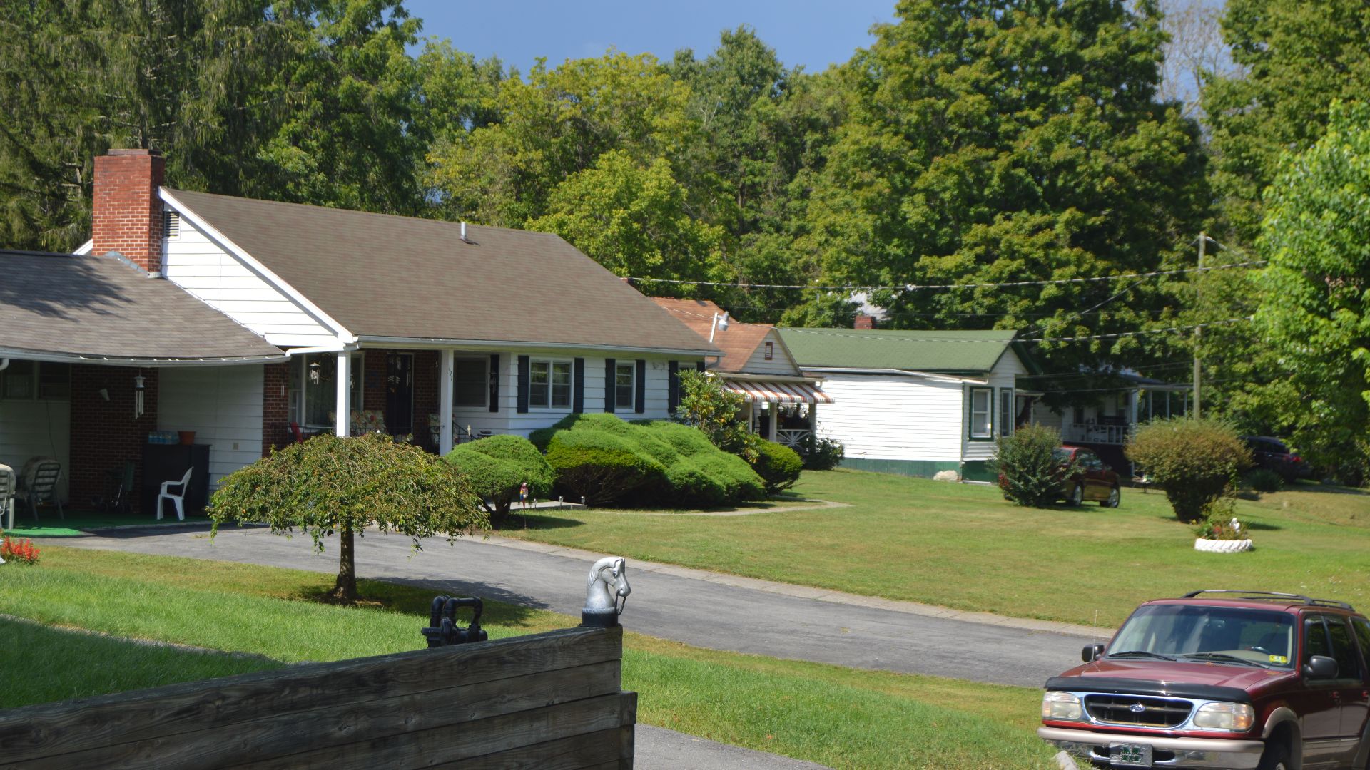 Houses on the western side of Maple Street just north of the U.S. Route 60 bridge in Lewisburg, West Virginia, United States. This block is part of the Maple Street Historic District, a historic district that is listed on the National Register of Histori