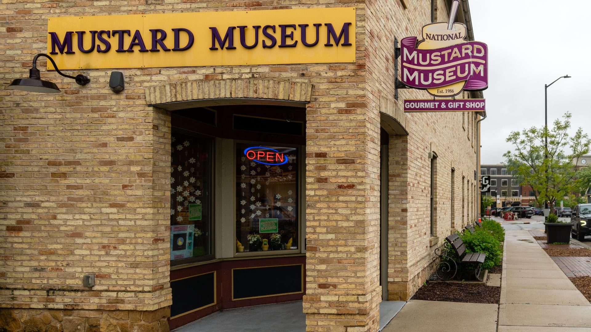 National Mustard Museum
7477 Hubbard Avenue
Middleton, Wisconsin

Photographer: Lorie Shaull