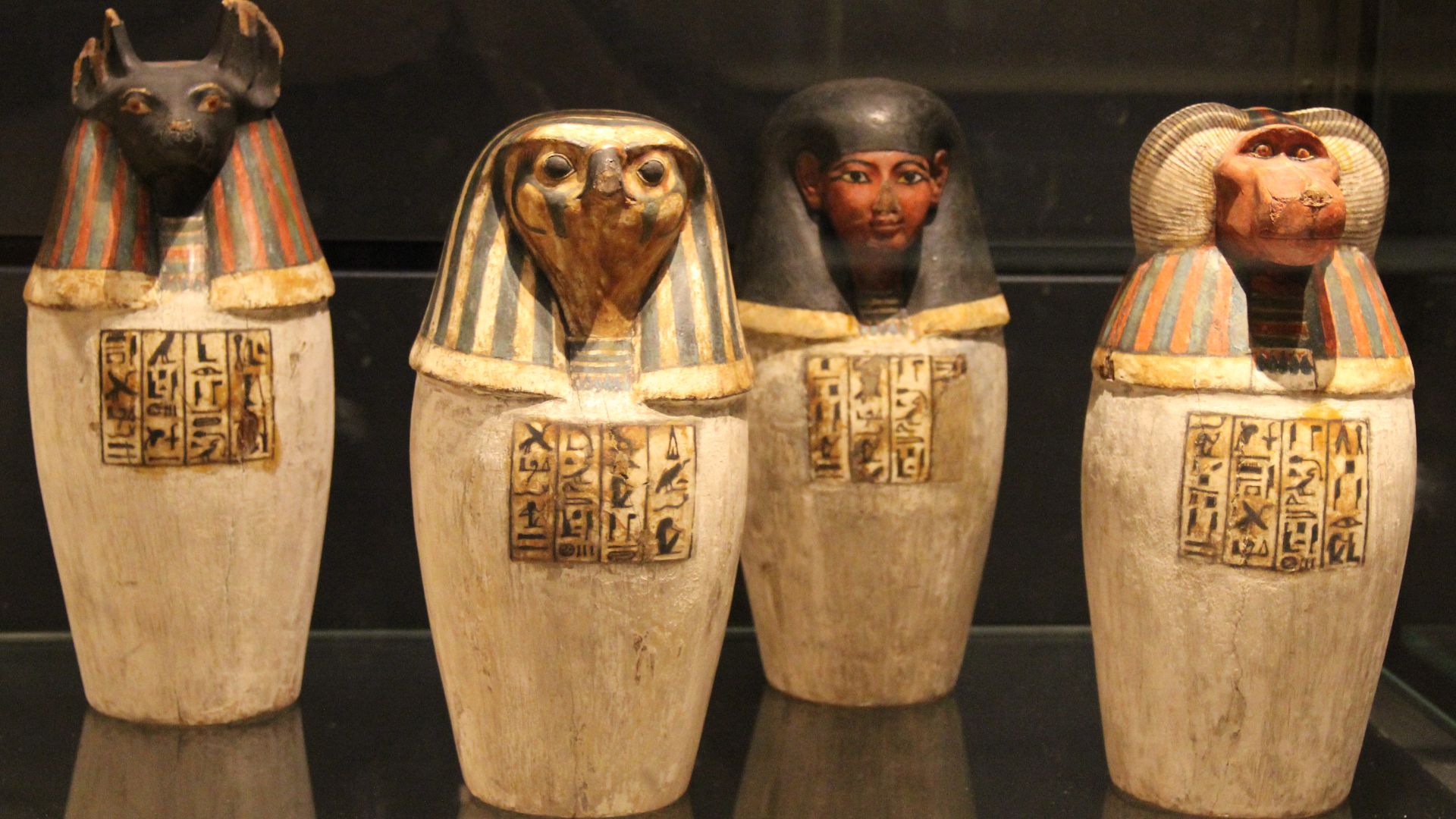 Ancient Egypt Gallery, Louvre Museum, Paris, France. Complete indexed photo collection at WorldHistoryPics.com.
