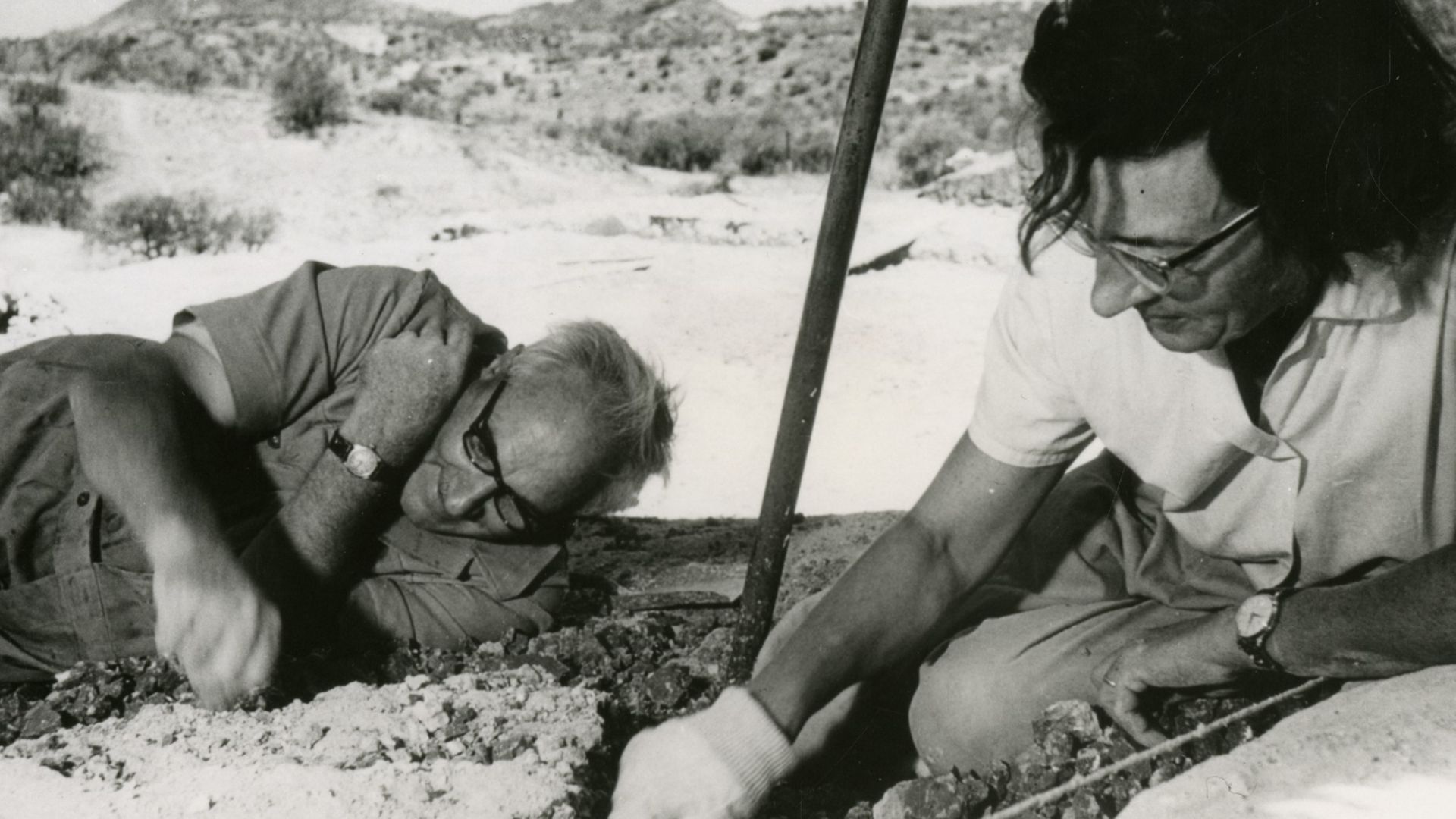 Creator: National Geographic Society (U.S.)
Subject: Leakey, Mary D (Mary Douglas) 1913-1996
       Leakey, L. S. B (Louis Seymour Bazett) 1903-1972
Type: Black-and-White Prints
Topic: Women anthropologists
     Women archaeologists
     Archaeology
     