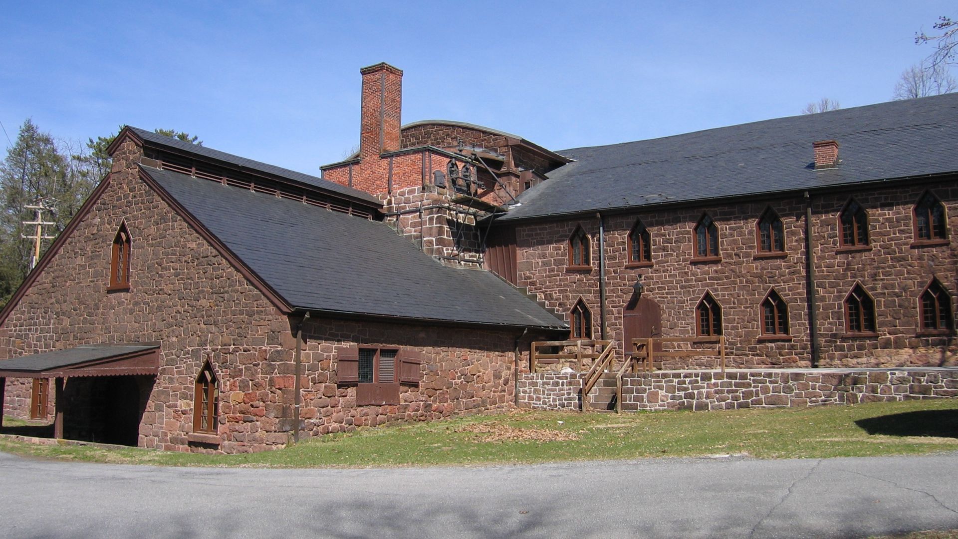 Picture of main building at Cornwall Iron Furnace taken 30 Mar 2007.