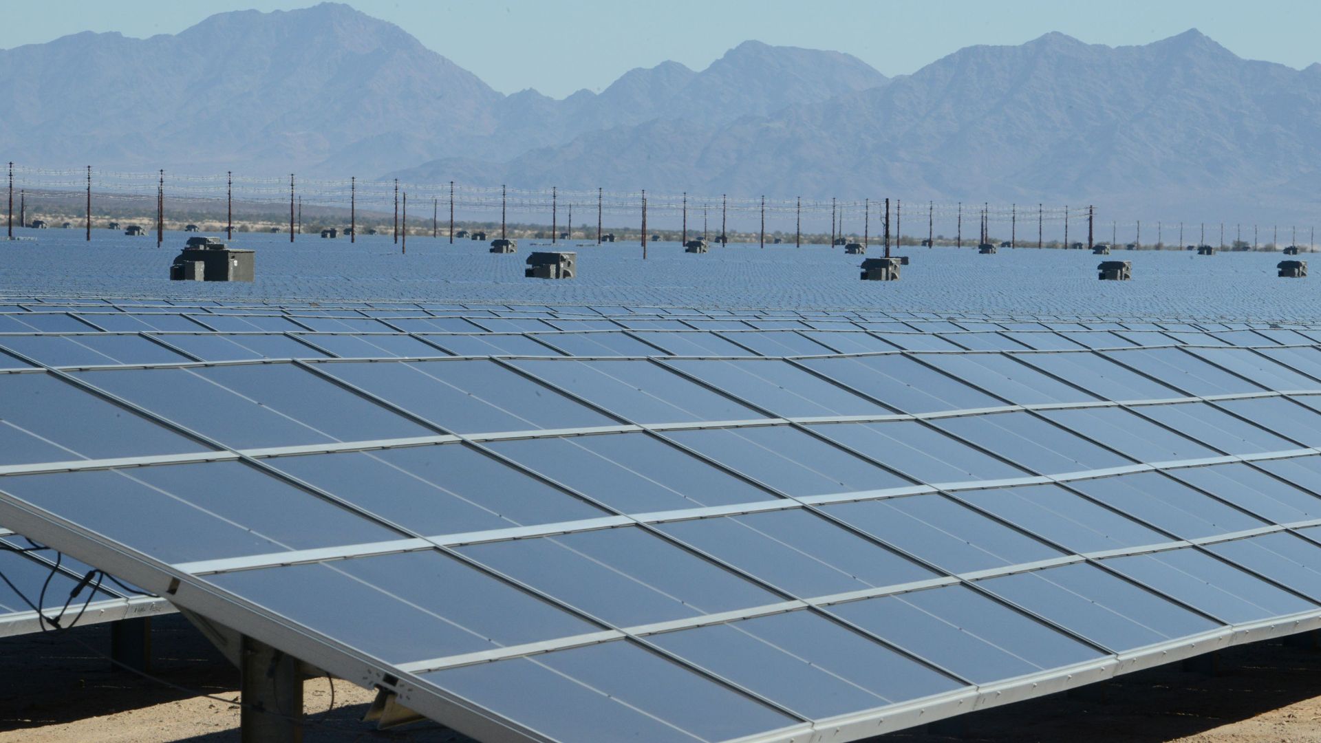02-09-15 First Solar Desert Sunlight Solar Farm

Desert Sunlight Solar Farm