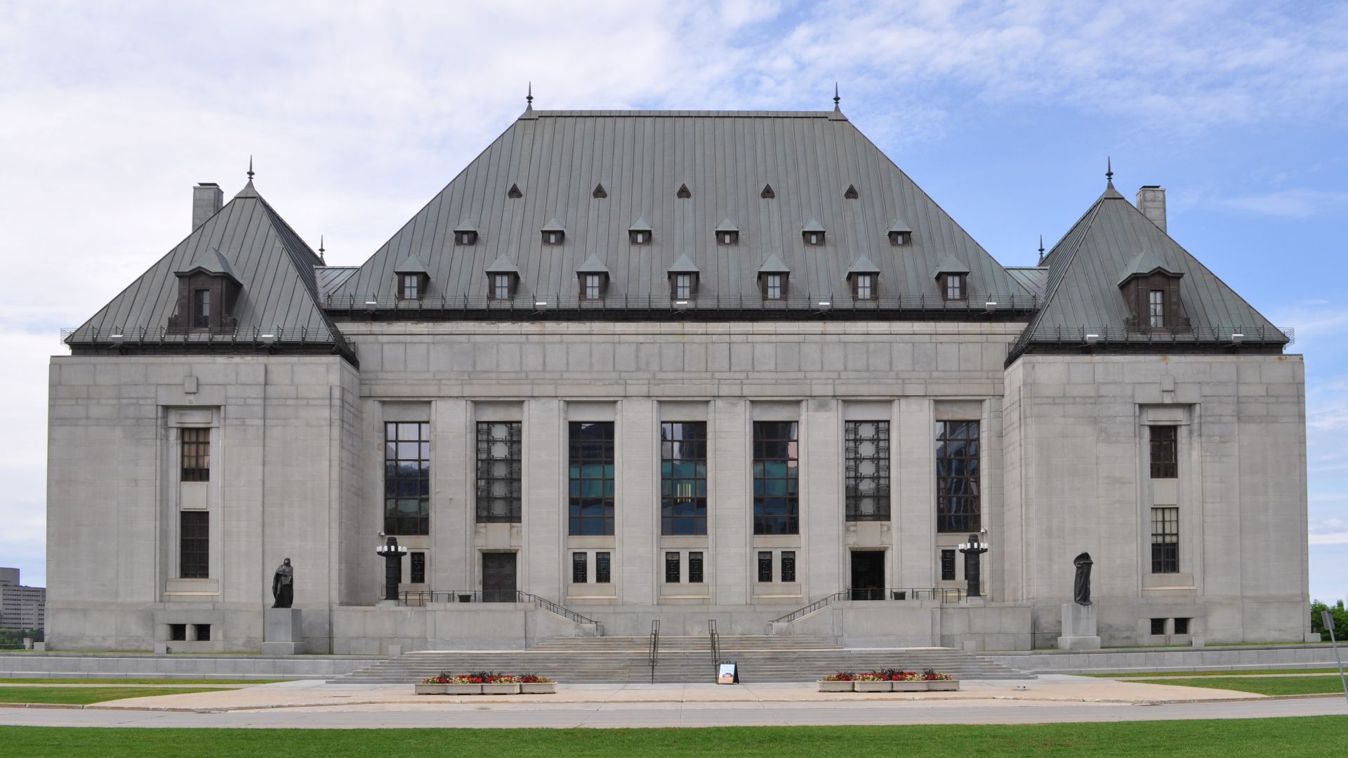 A photo of the Supreme court of Canada building in Ottawa.