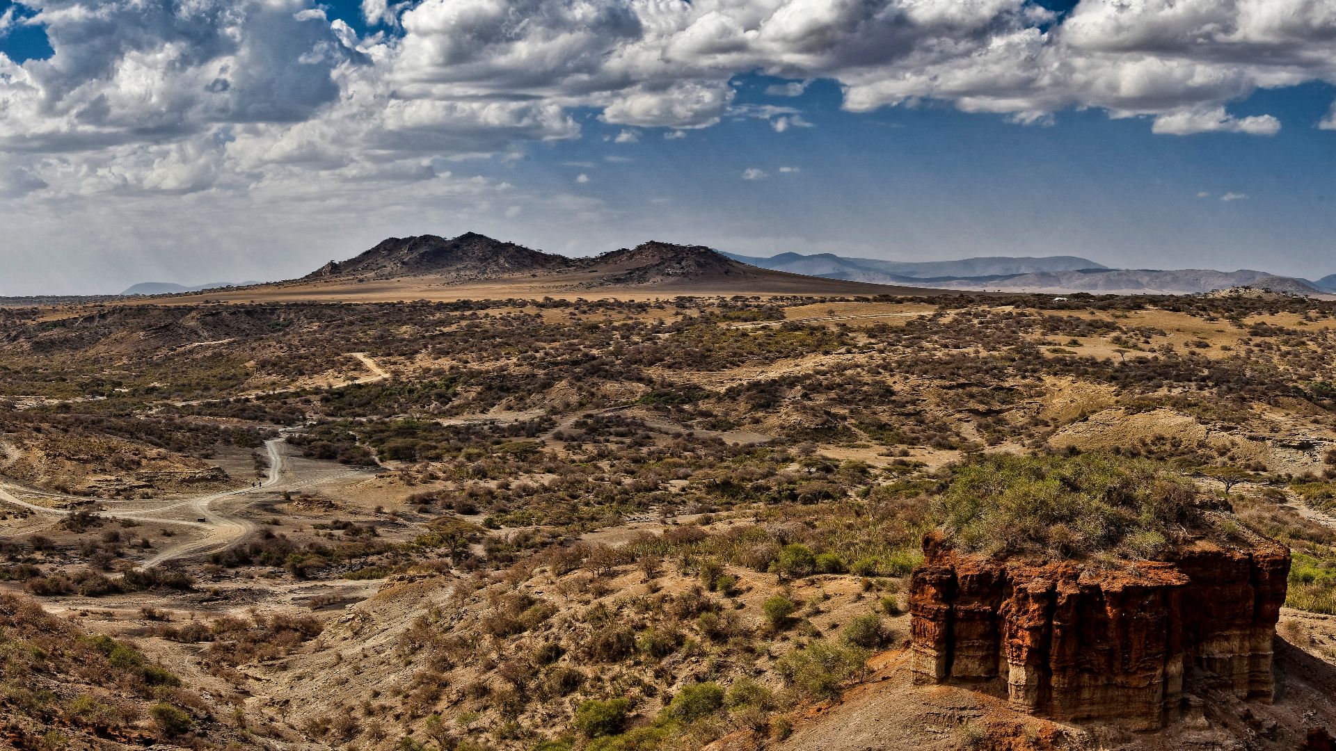 View of Olduvai Gorge (Oldupai Gorge) in Tanzania. Photo taken at the Olduvai Gorge Museum.