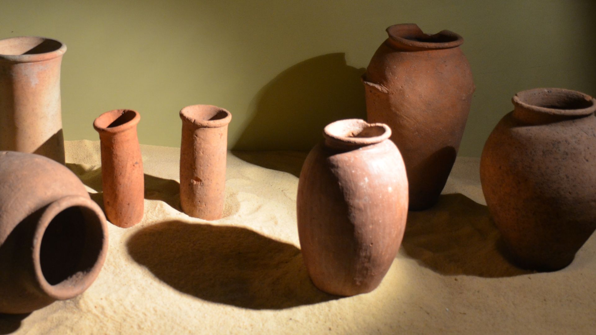 Egyptian and Nubian pottery from the cemeteries of el-Kubanieh and Turah, H Junker
