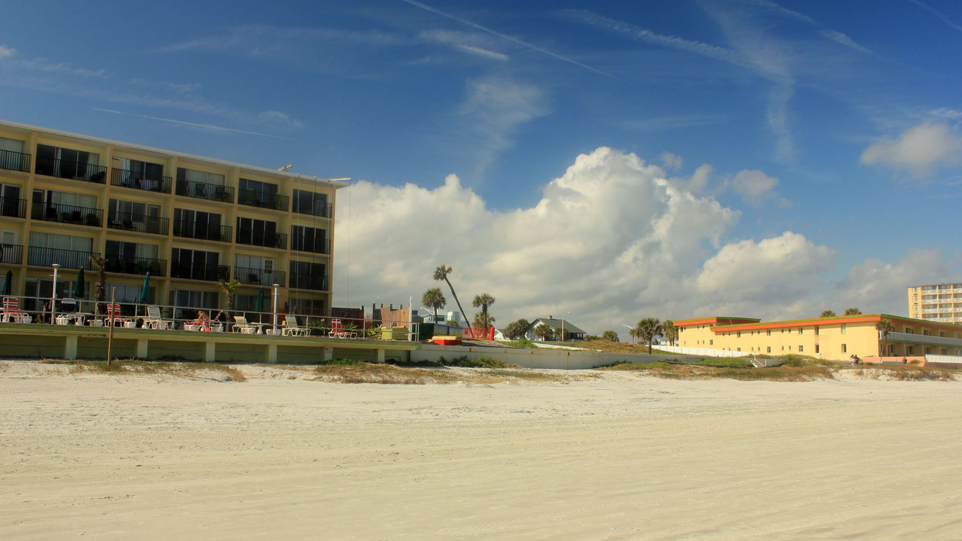 Free stock photos and public domain pictures of beach, ocean, and the City of Daytona Beach, Florida
Some clouds appearing behind a beachside hotel. I did not stay here. I stayed at Best Western Plus.