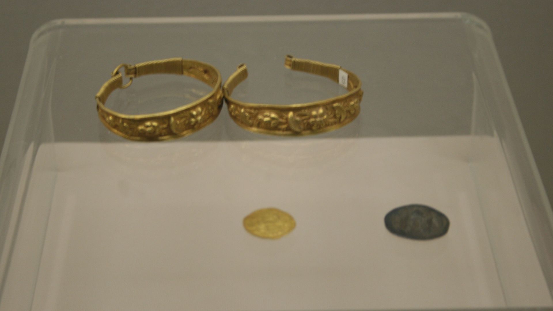 Luoyang Museum, Henan Province. Complete indexed photo collection at WorldHistoryPics.com.