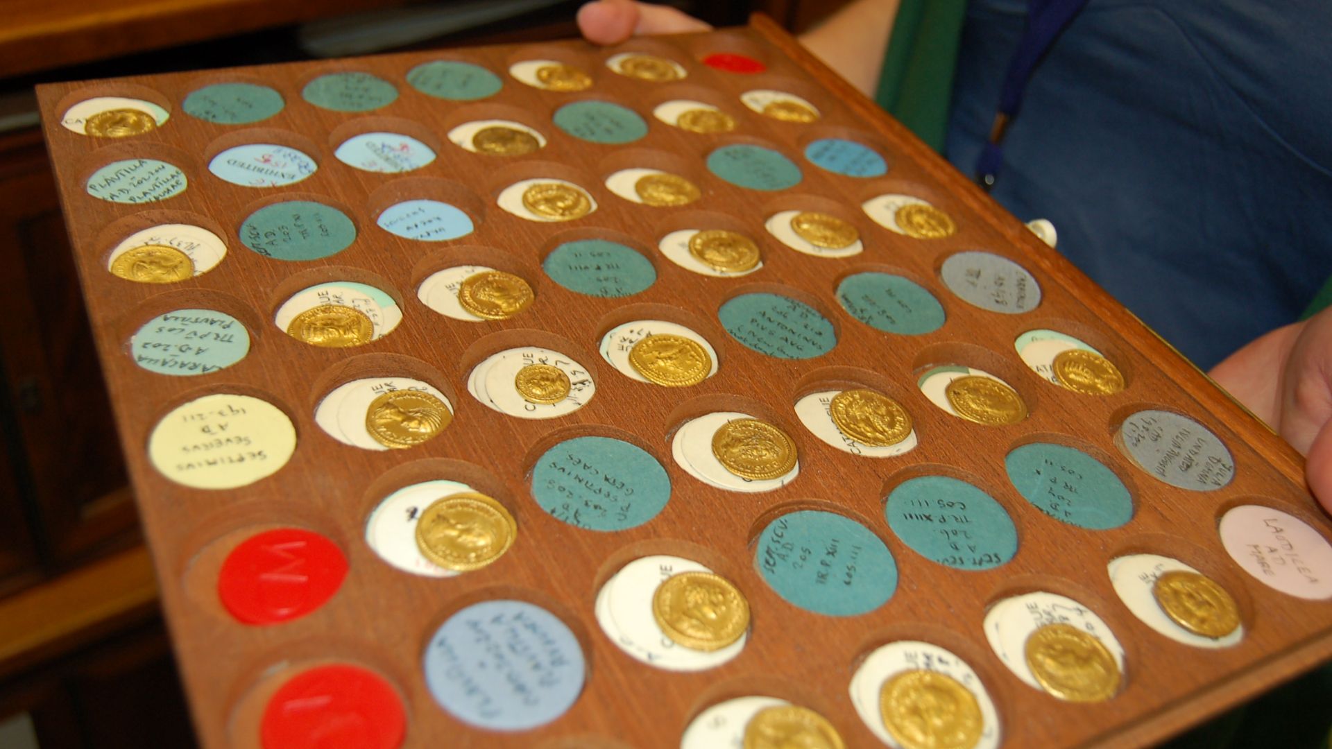 Tray of Roman gold
This was added from the site called flickr.com under the name portableantiquities. See source for details.