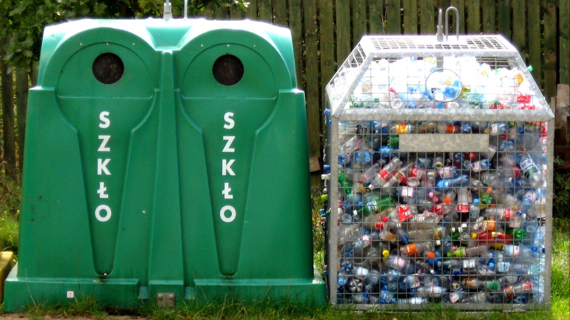 Glass and plastic (bottles) recycling in Poland (SZKŁO means GLASS)