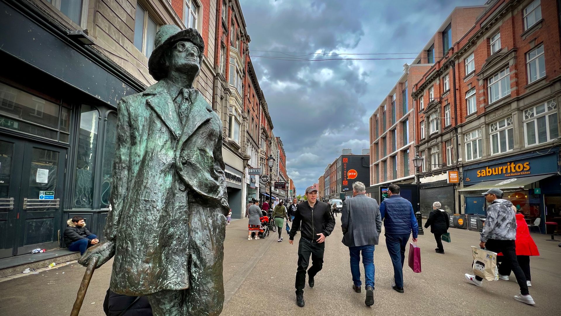 James Joyce statue - Dublin, Ireland 🇮🇪