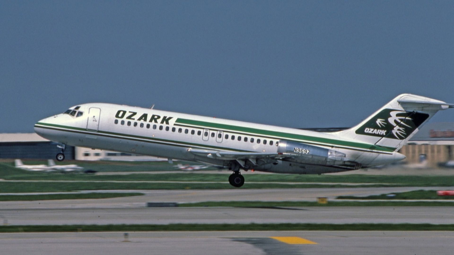 File:McDonnell Douglas DC-9-15, Ozark Air Lines JP6256135.jpg
