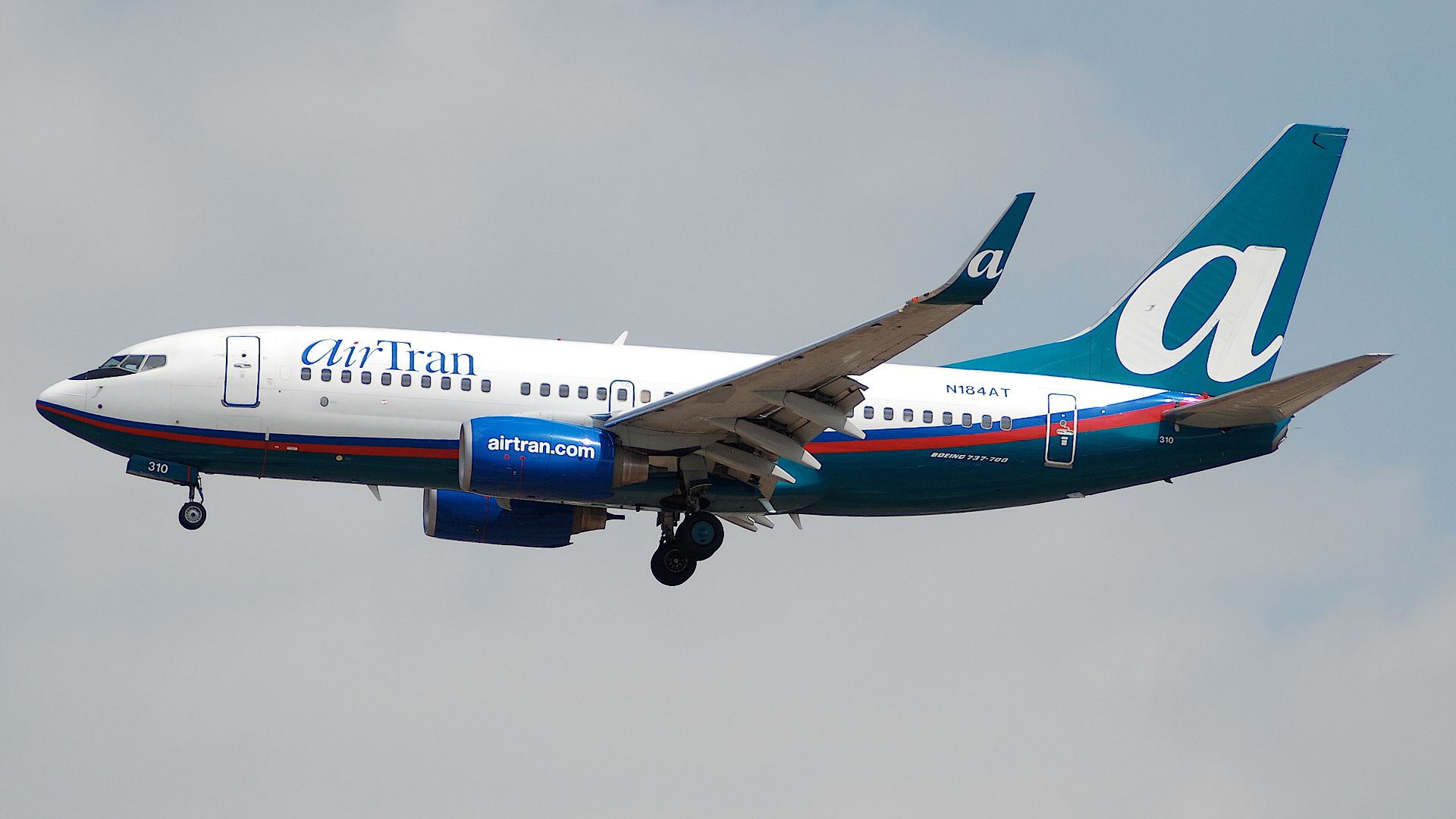 Airtran Boeing 737-700; N184AT@LAX;21.04.2007/466hy