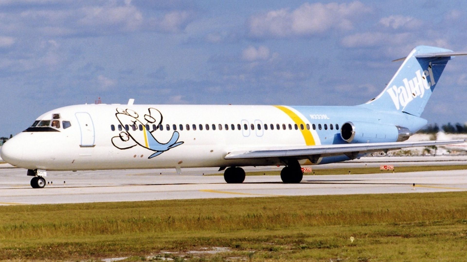 File:McDonnell Douglas DC-9-32, Valujet AN0255390.jpg