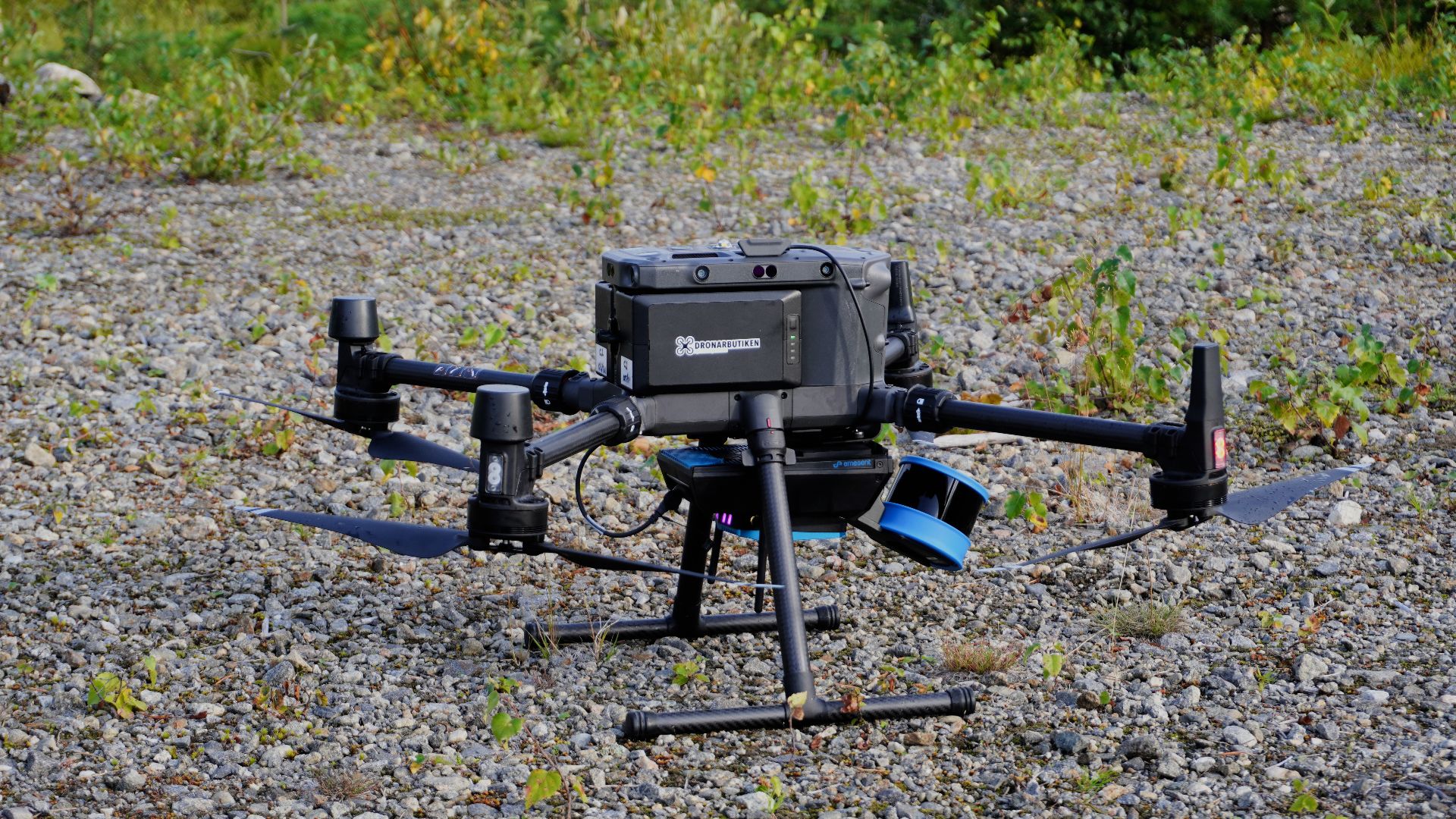 Quad propeller drone with Lidar technology.