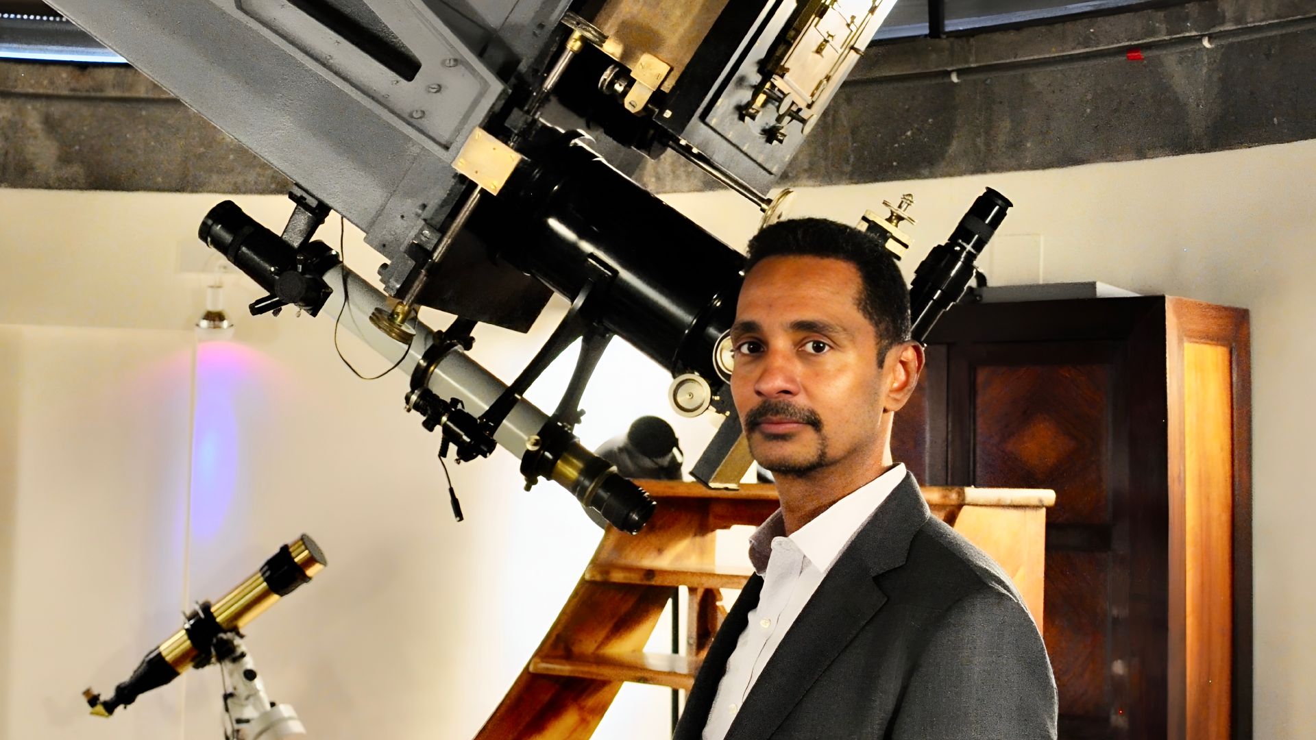 Portrait of Ray Jayawardhana, Provost of Johns Hopkins University.
