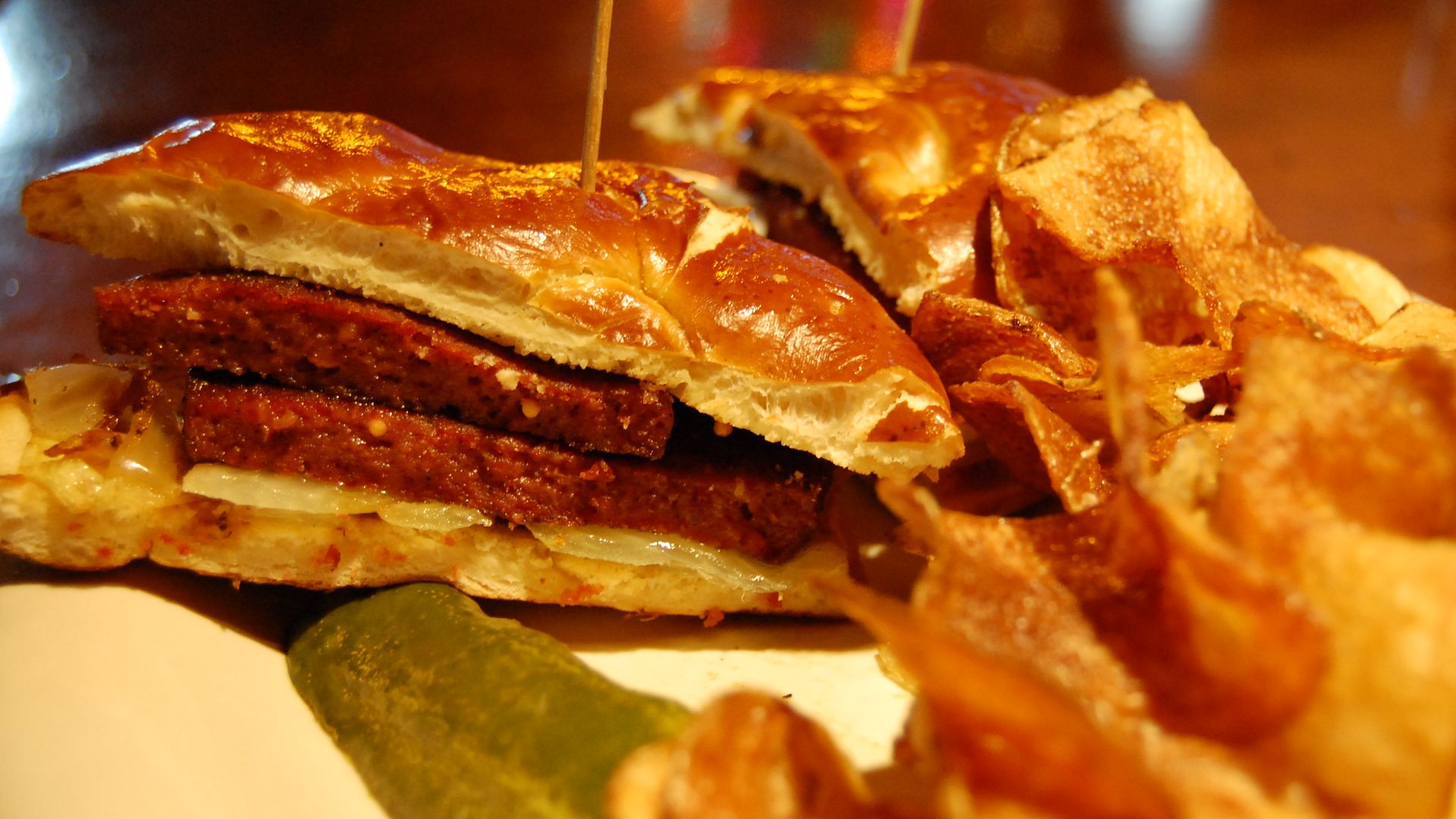 pretzel bun
Chef's Choice Meats bologna

good.