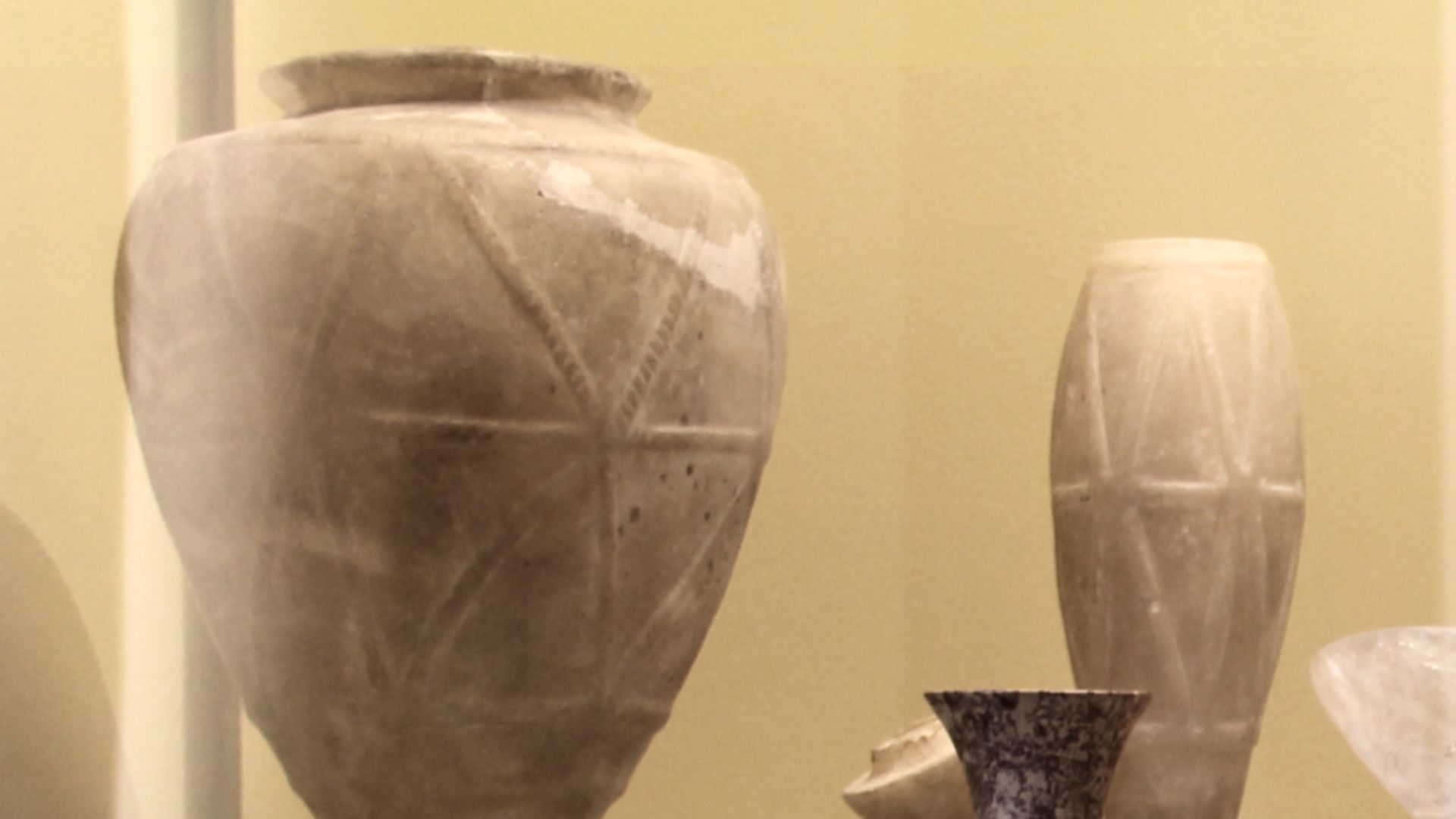 Alabaster vessels from a 1st Dynasty cemetery, Abu Roach. Louvre Museum AF 9149, AF 9148