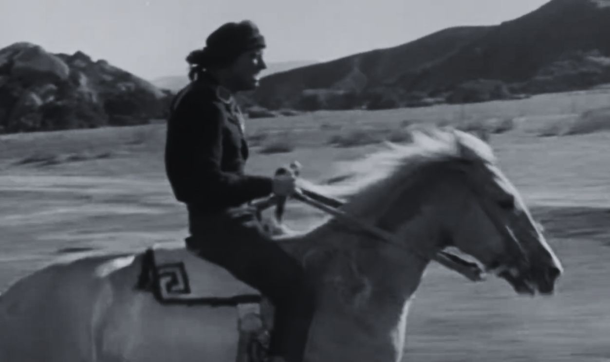 Screenshot from Apache (1954)