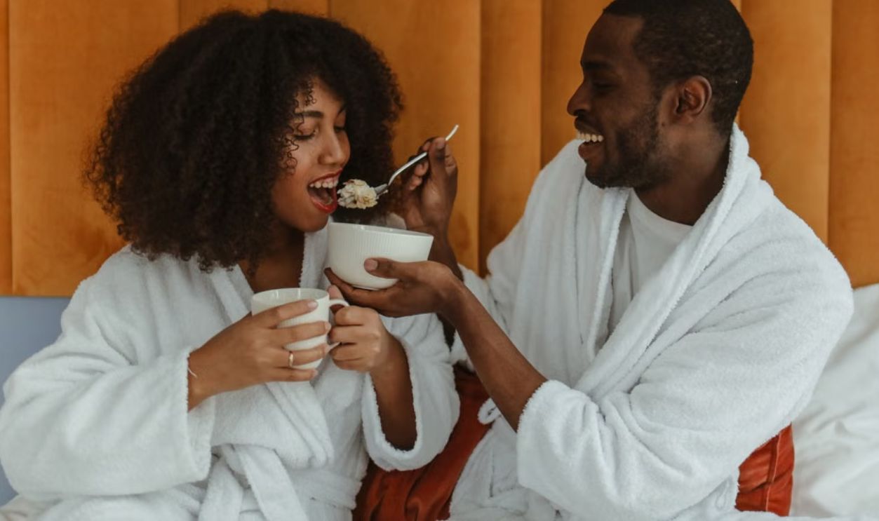 couple chilling at the hotel