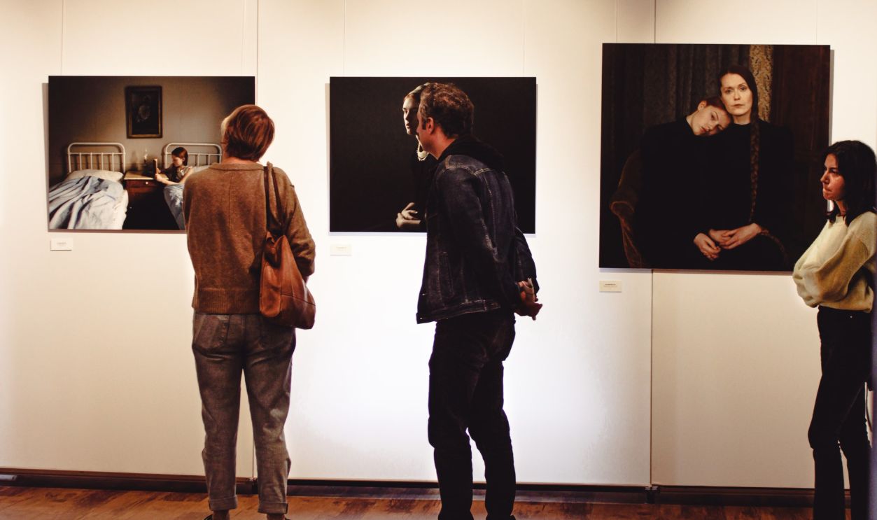 couple at the museum
