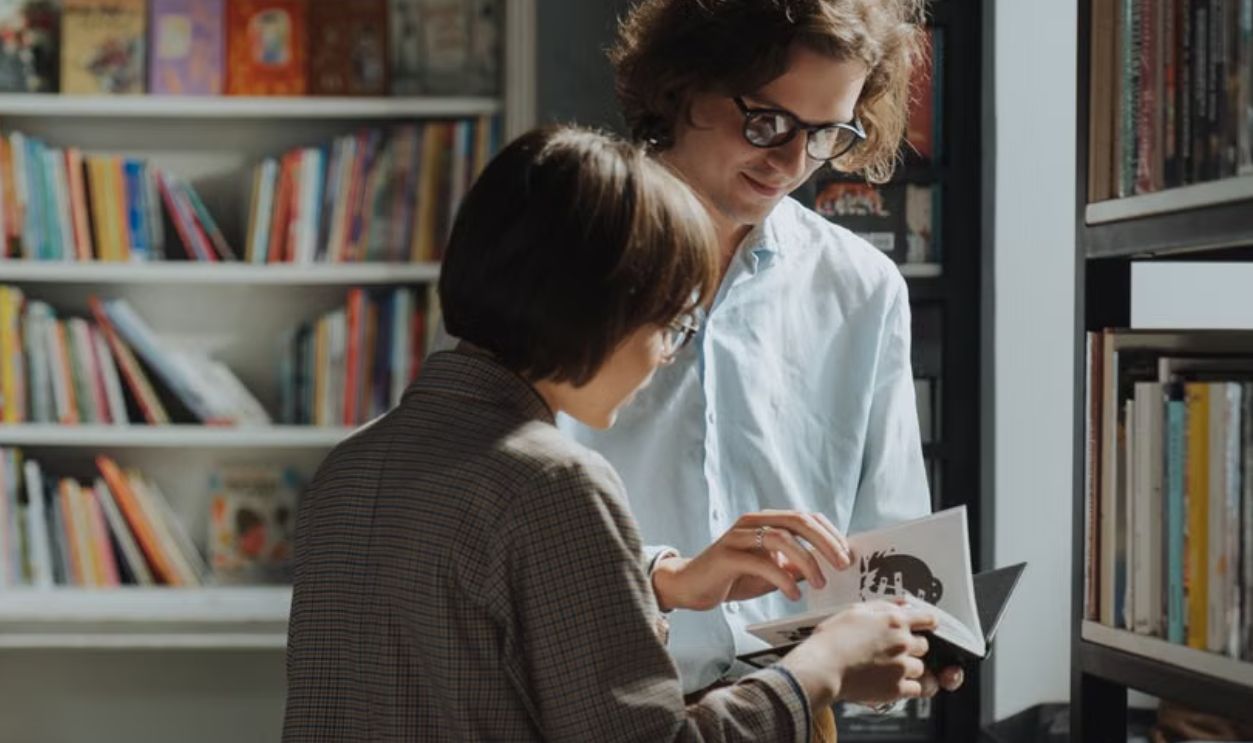 couple at the bookstore