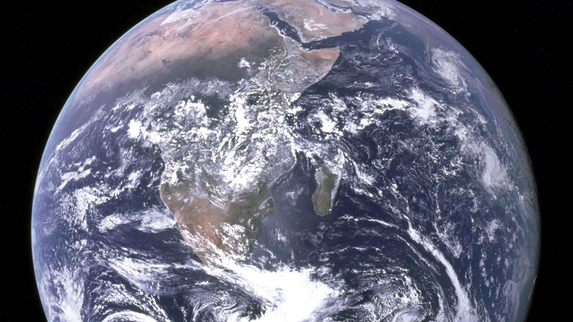 File:The Earth seen from Apollo 17.jpg