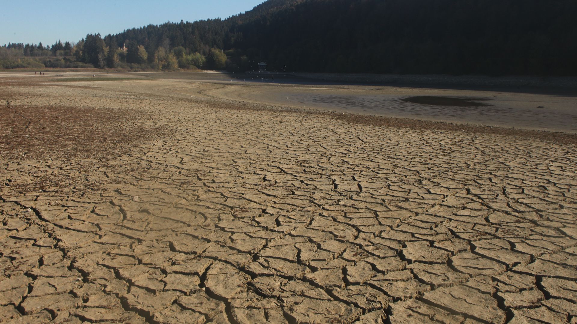 Le lac de l'Entonnoir en octobre 2018, période de grande sécheresse.