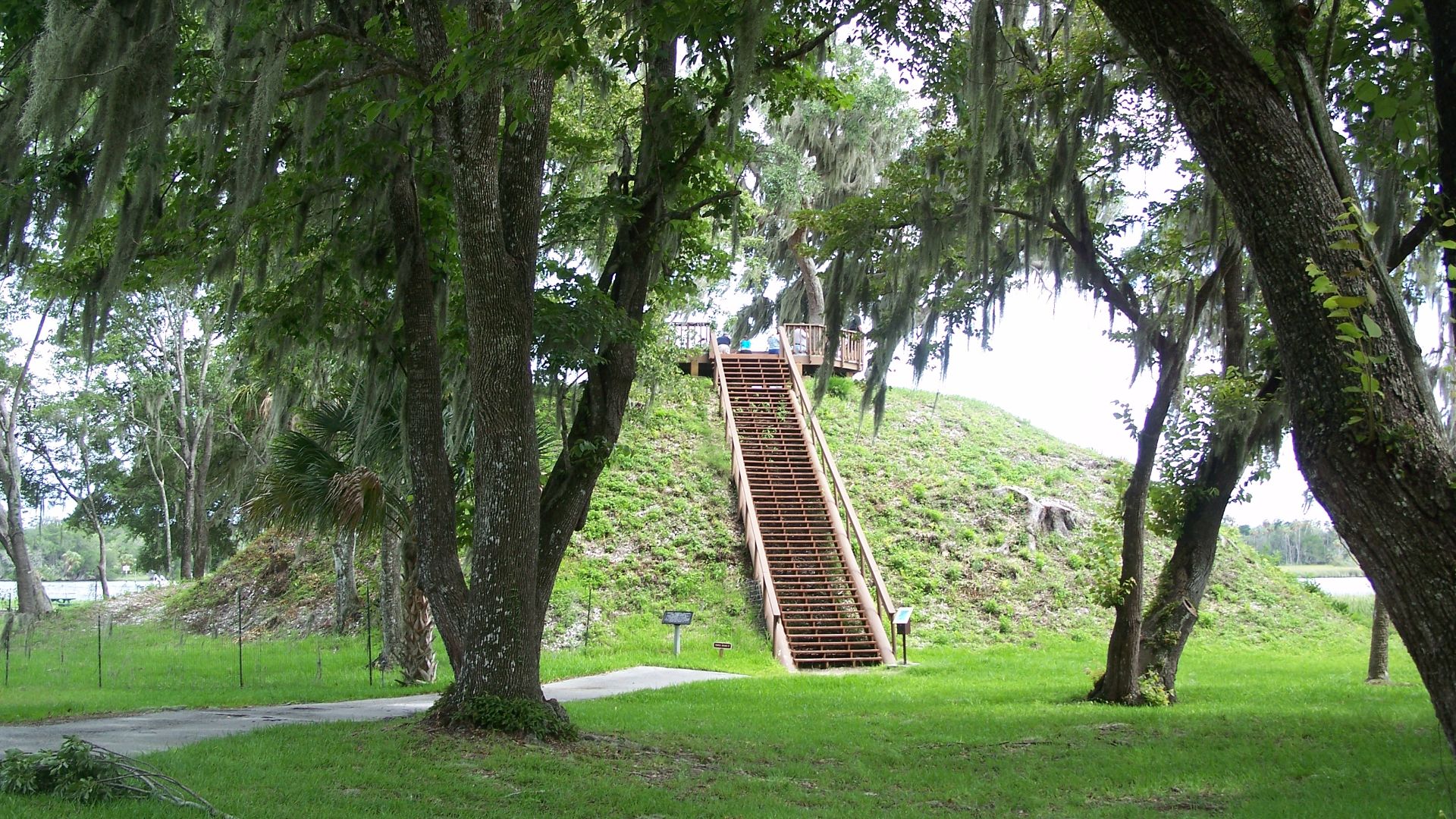 Crystal River, Florida: Crystal River Archaeological State Park:
Temple Mound A