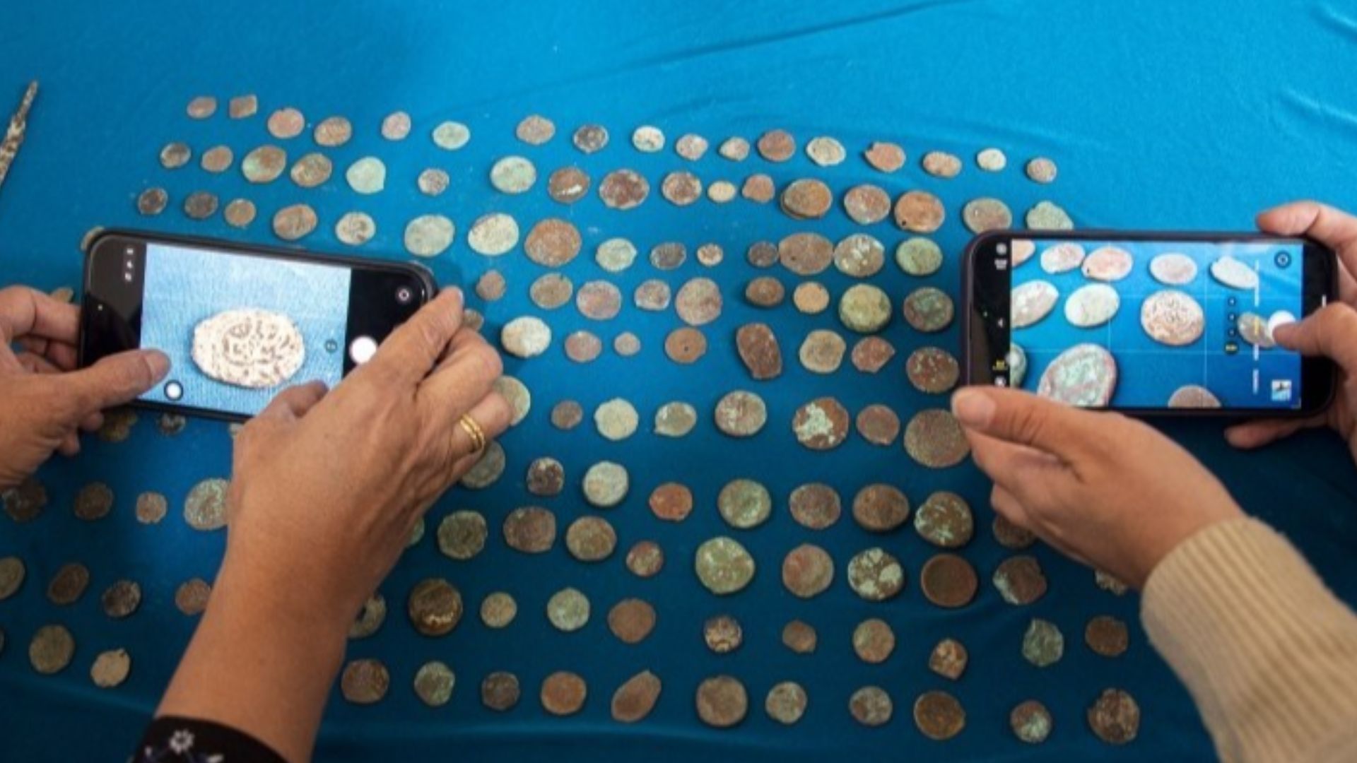 Translation of original description: A valuable collection of 209 coins of the Islamic period, 5 arrows and 2 historical rings was discovered in the area around Persepolis by one of the natives of the region and then donated to the Cultural Heritage Offic