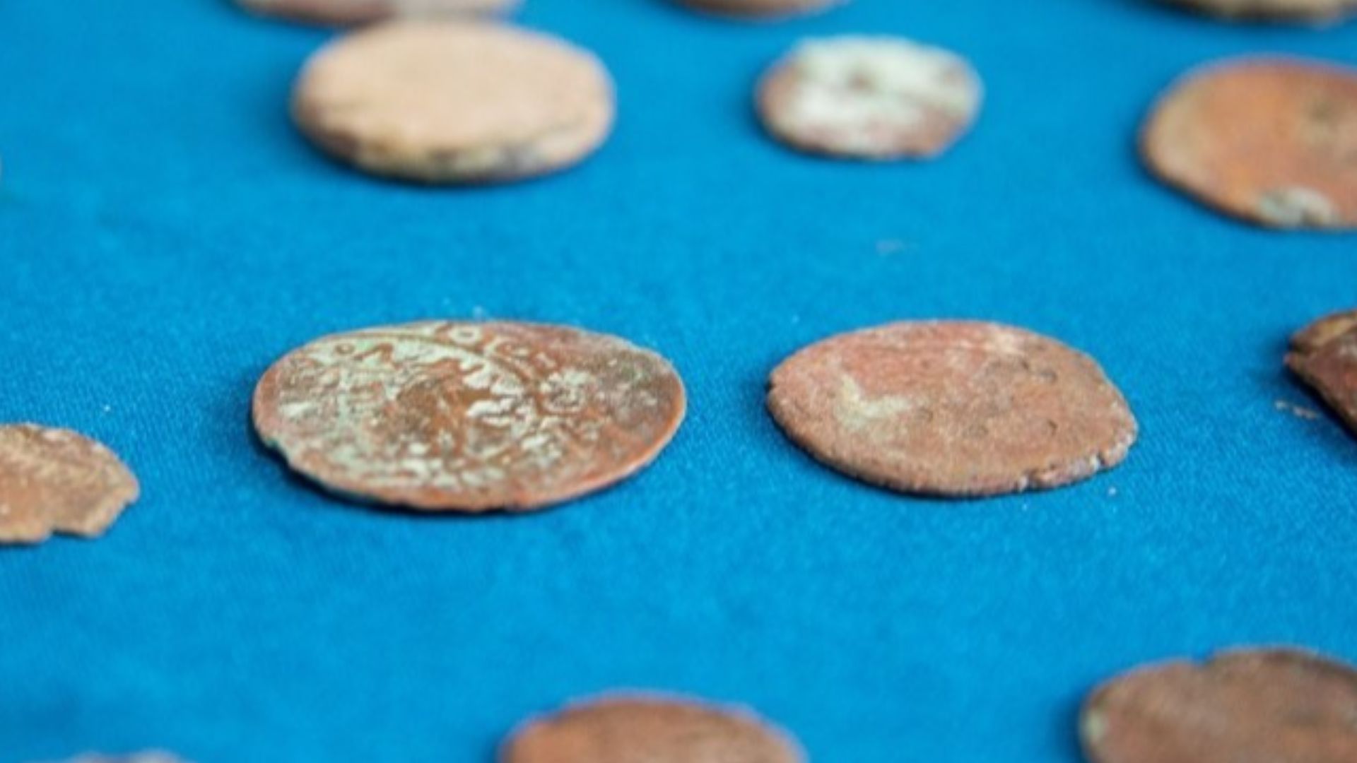 Translation of original description: A valuable collection of 209 coins of the Islamic period, 5 arrows and 2 historical rings was discovered in the area around Persepolis by one of the natives of the region and then donated to the Cultural Heritage Offic