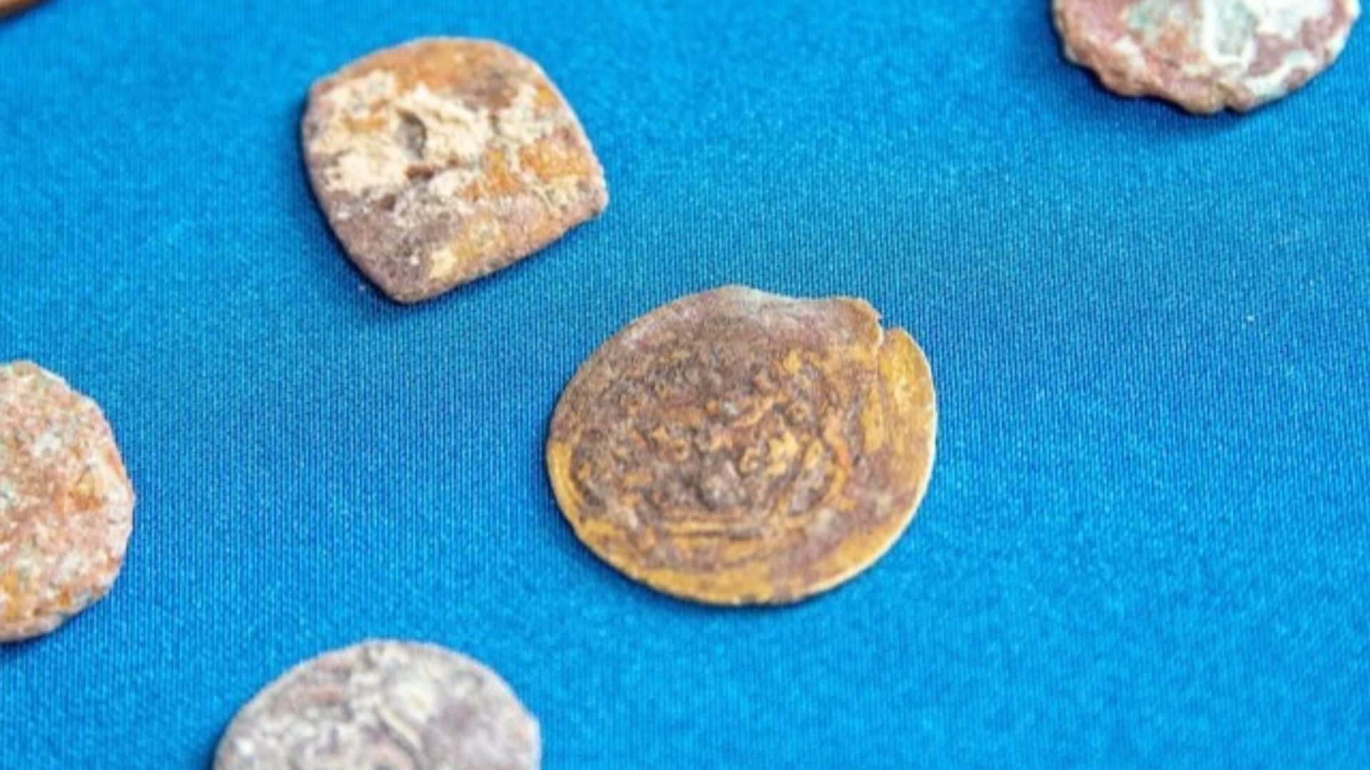 Translation of original description: A valuable collection of 209 coins of the Islamic period, 5 arrows and 2 historical rings was discovered in the area around Persepolis by one of the natives of the region and then donated to the Cultural Heritage Offic