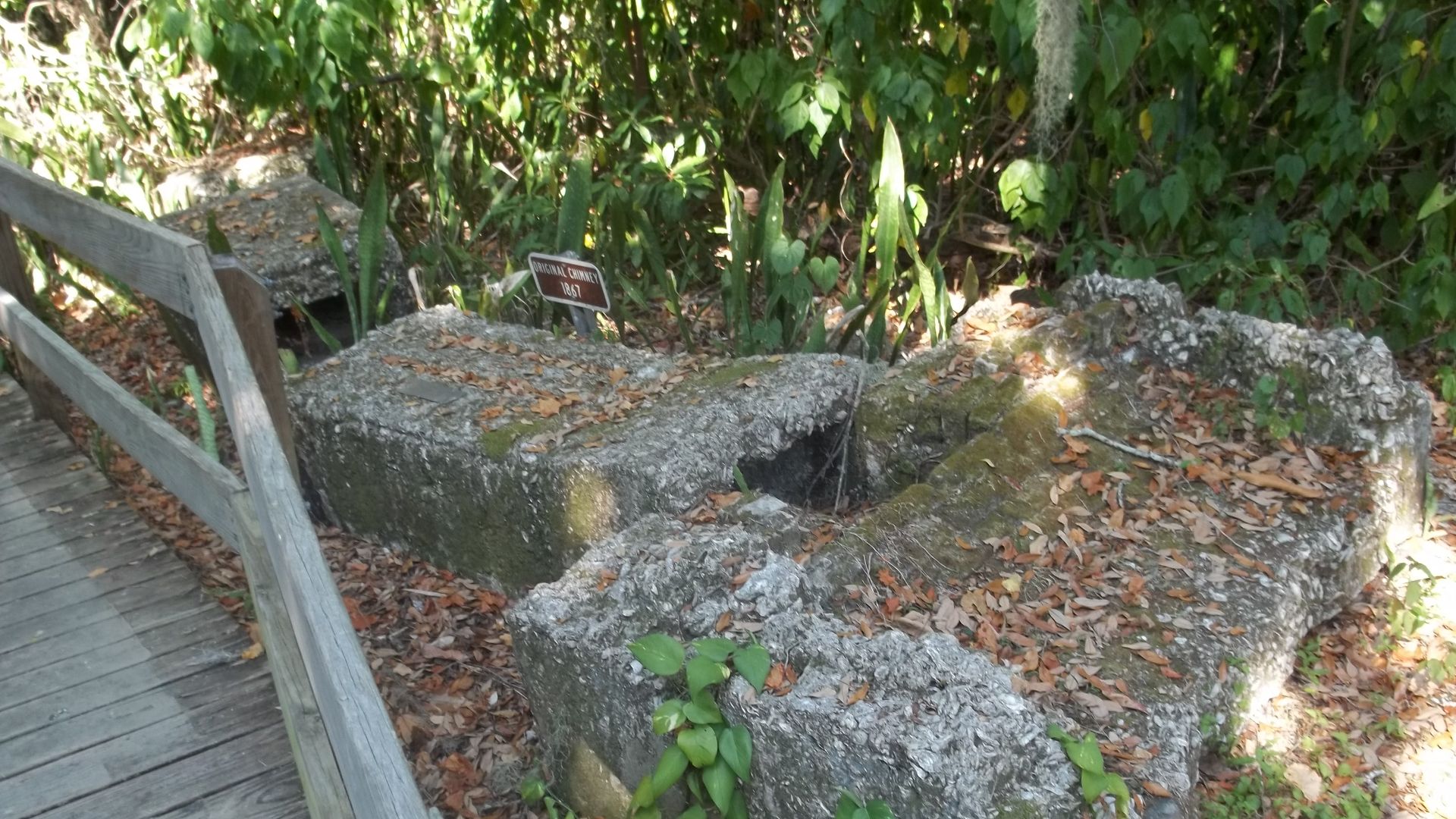Palmetto, Florida: Portavant Mound: Chimney remnants from house that used to be on top of mound