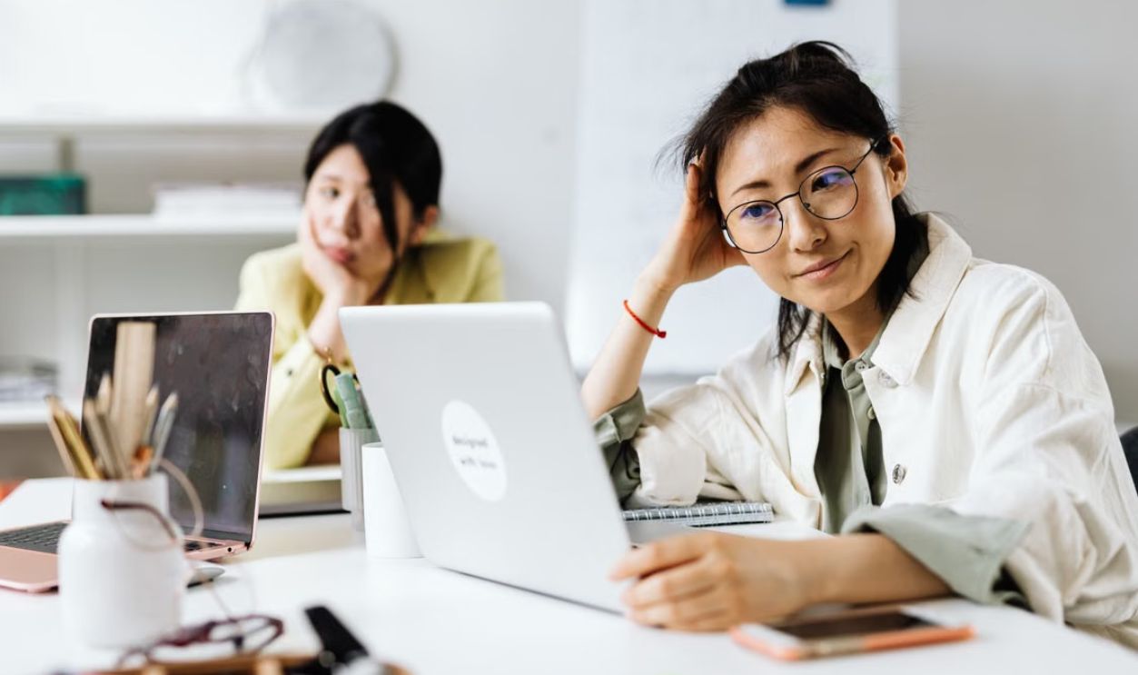 women using laptop 