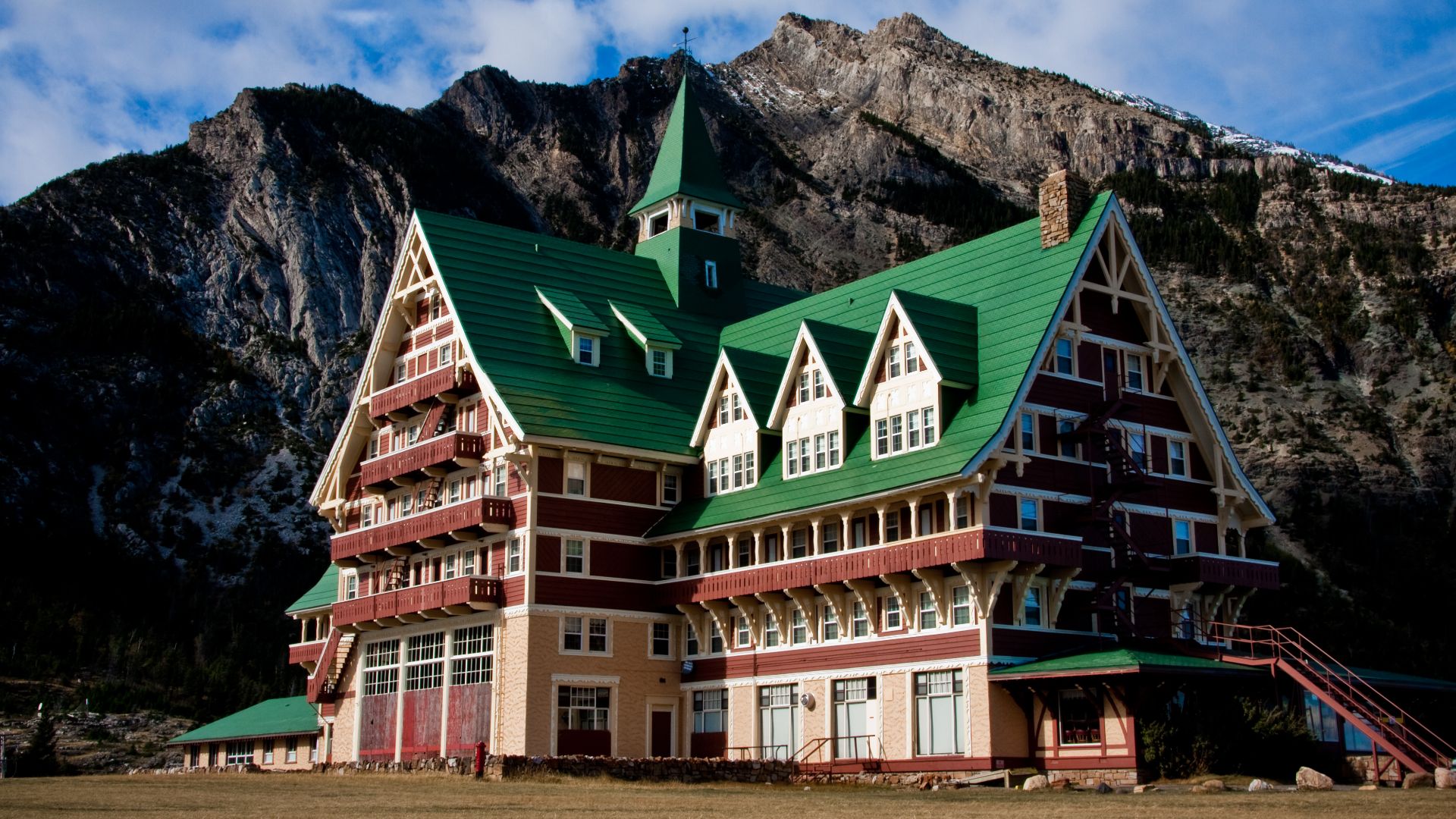 File:The Prince of Wales Hotel.jpg